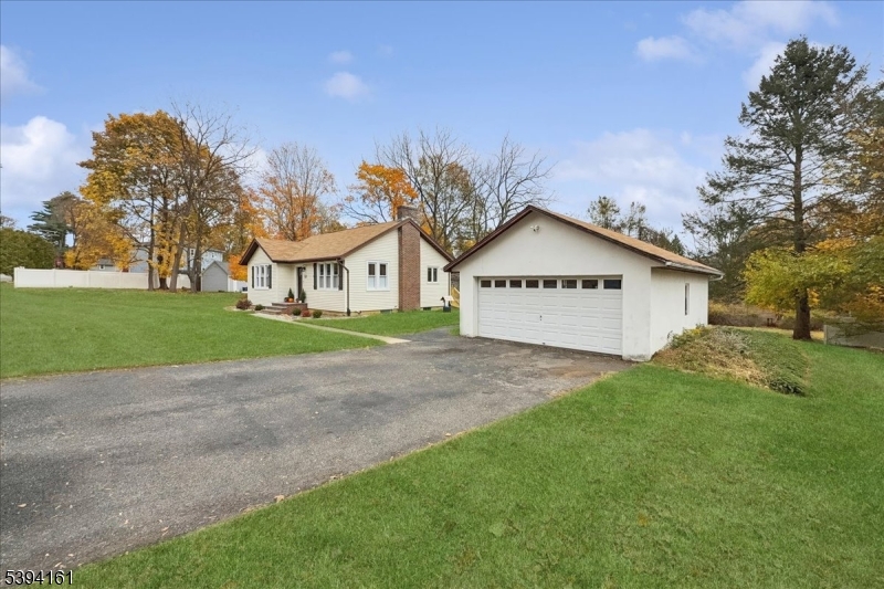 Roxbury Twp., New Jersey, 07876, United States, 3 Bedrooms Bedrooms, ,2 BathroomsBathrooms,Residential,For Sale,1987985