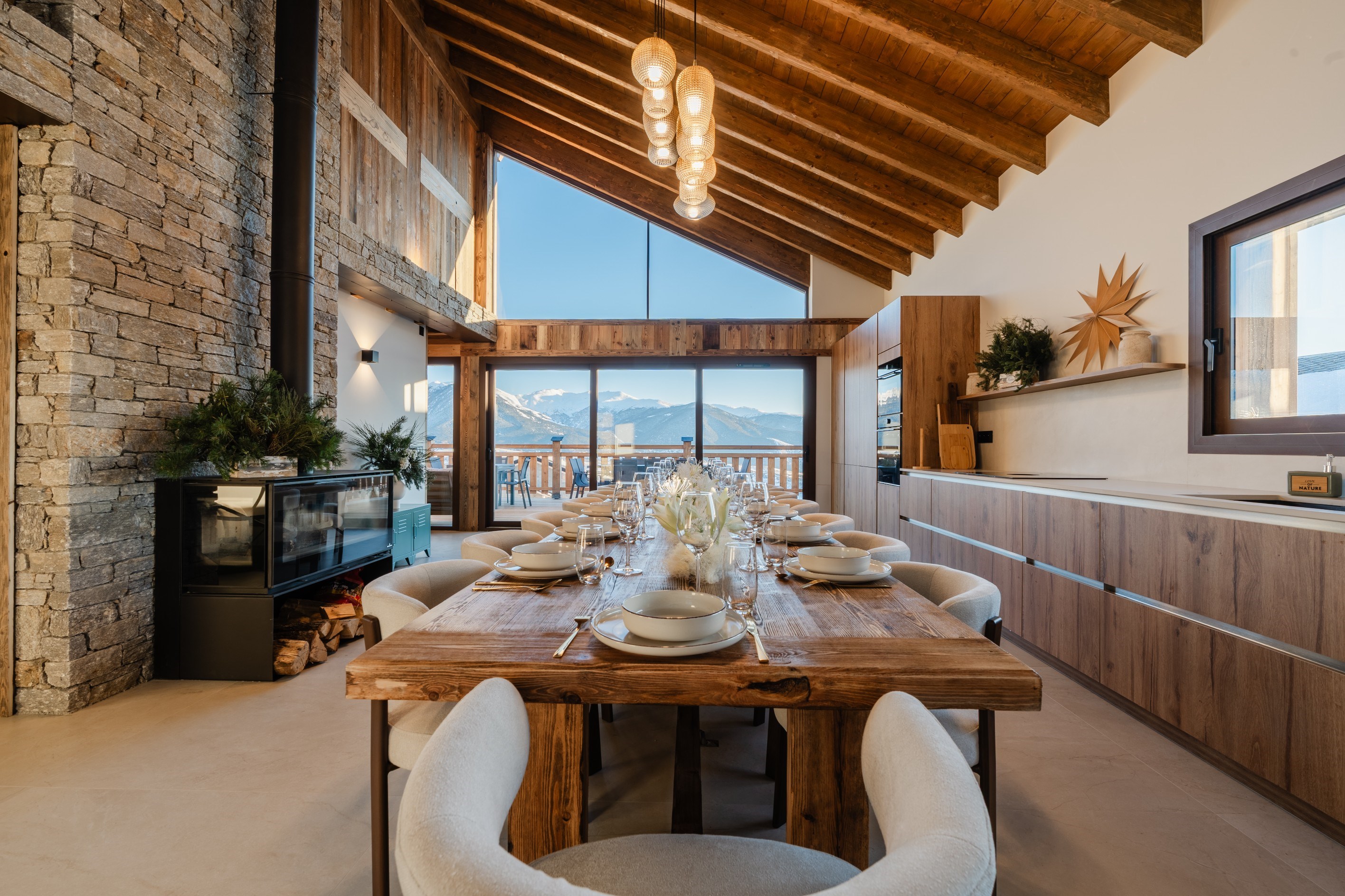  Exceptional New Chalet with Panoramic Views and High-End Features - 物件實景