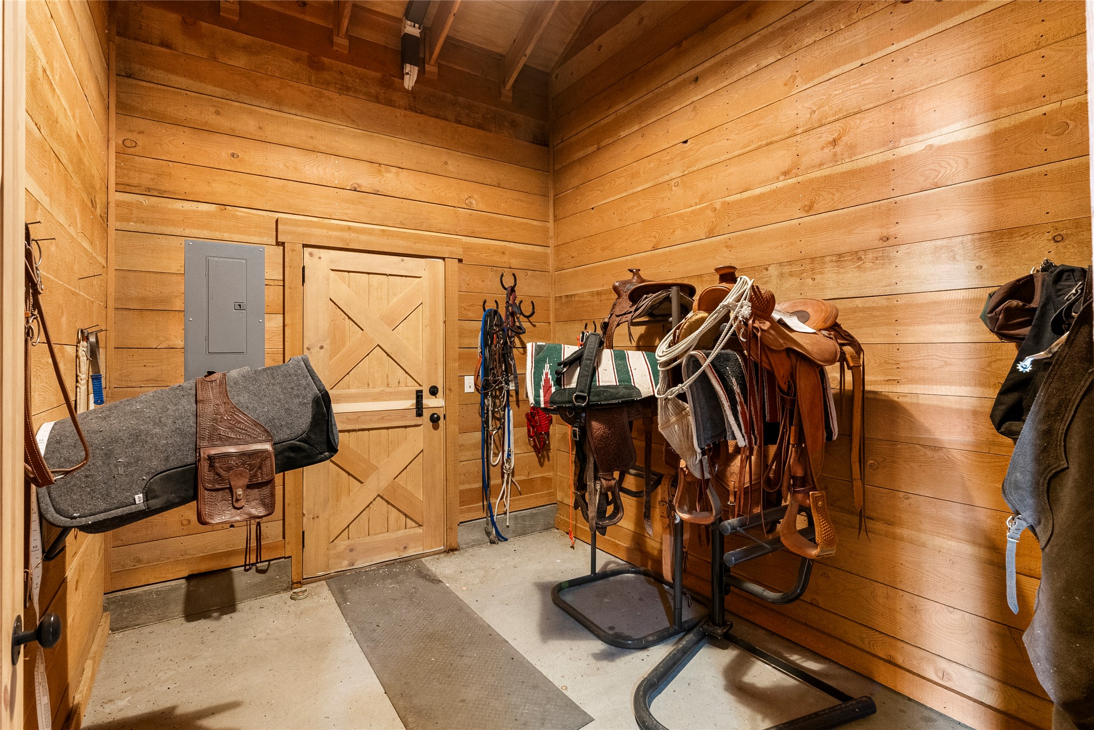  594 Bunkhouse Road - 物件實景