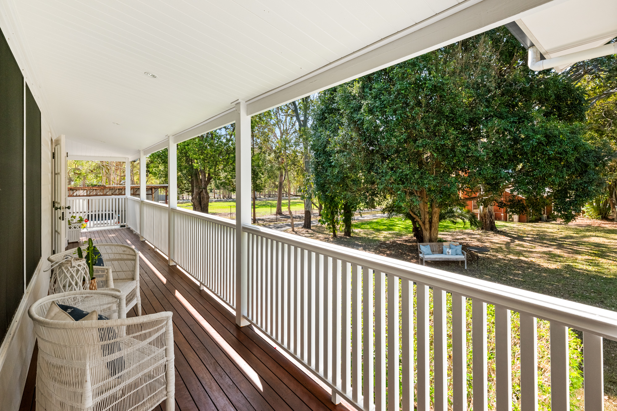  Tranquil, Acreage Oasis: Wrapped in Nature, with Rare Triple-Living Potential - 物件實景