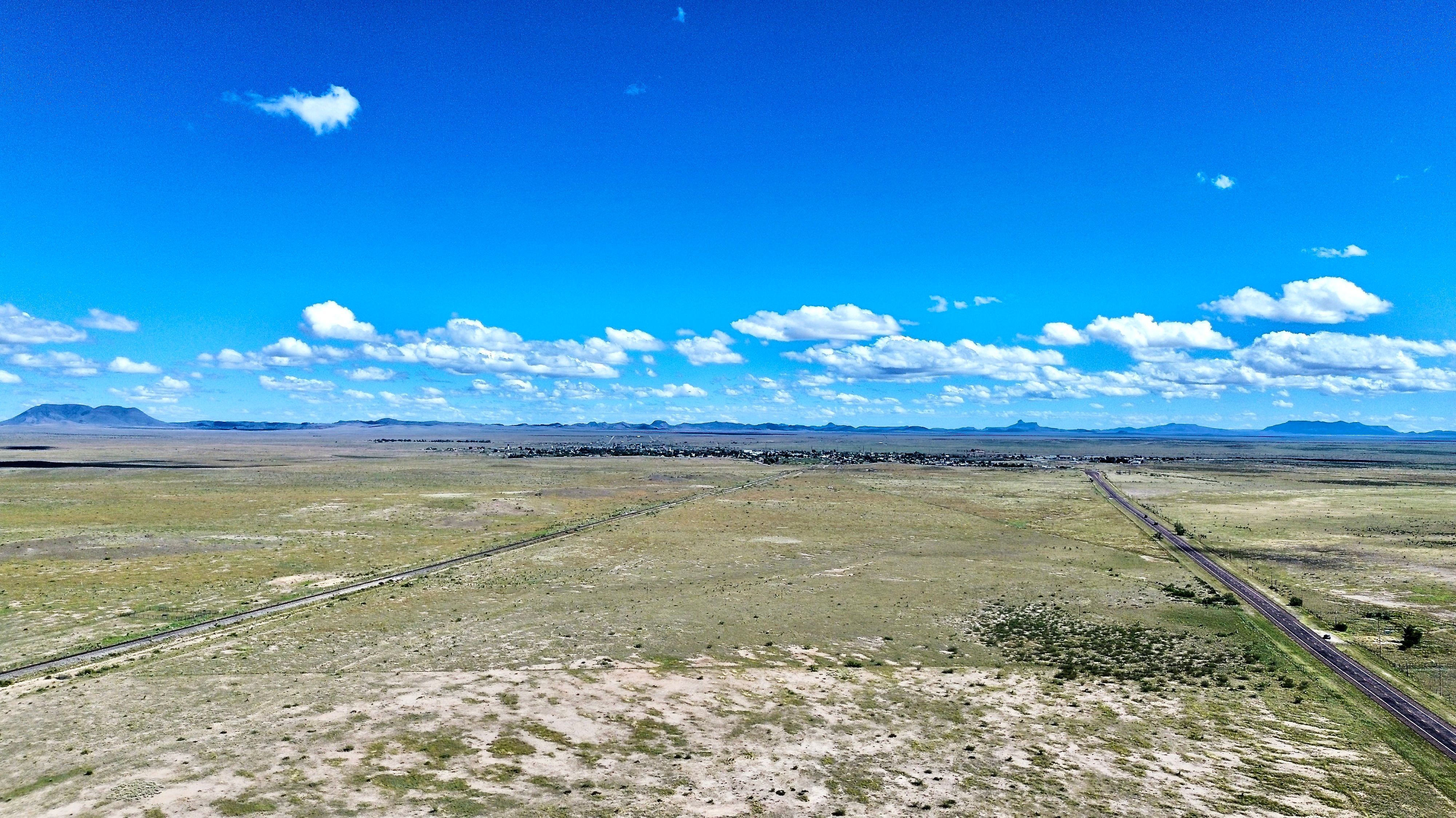  18311 Hwy 90, Marfa, TX 79843 - 物件實景