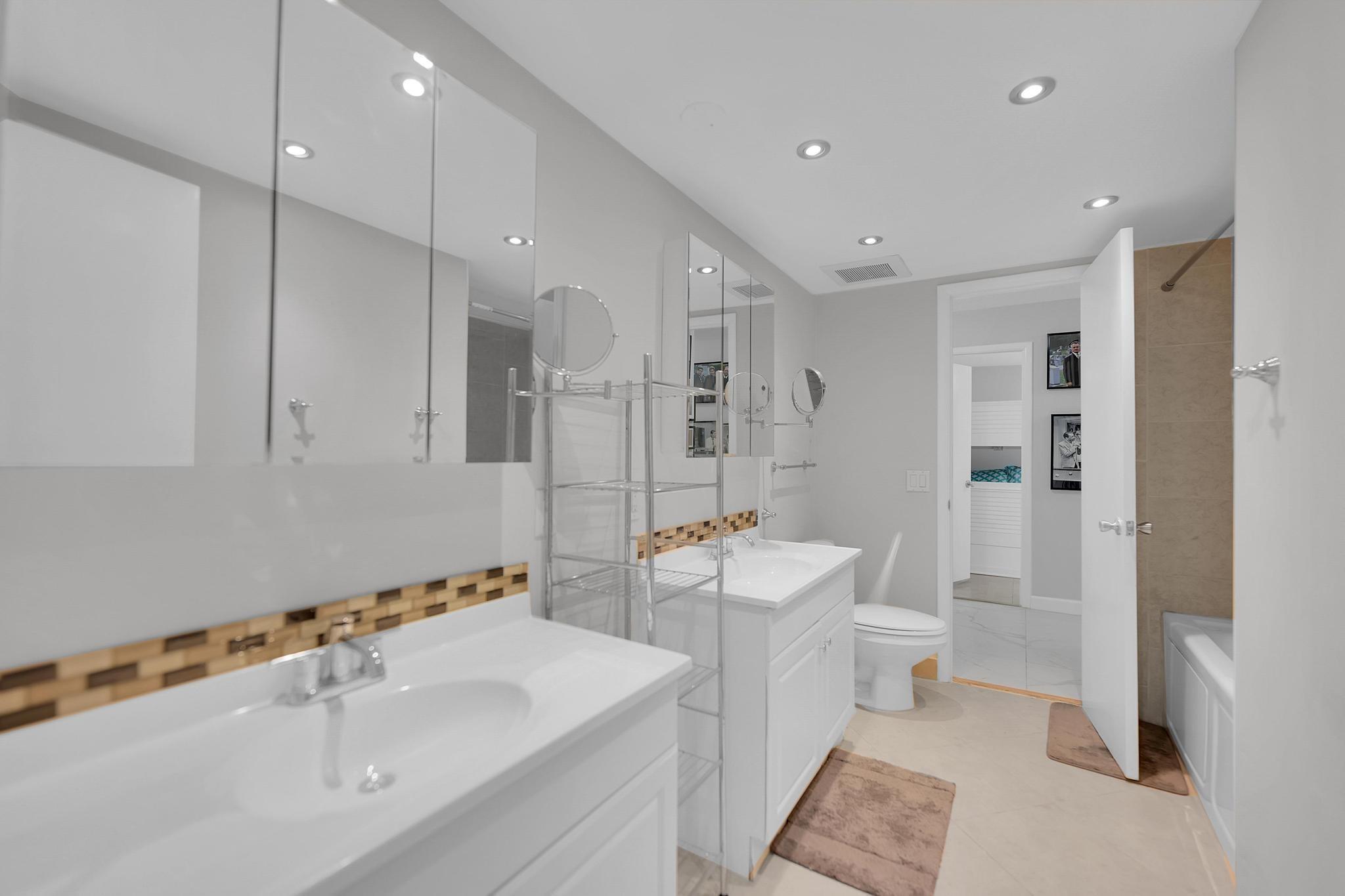 Fort Lauderdale, Florida, 33308, United States, 4 Bedrooms Bedrooms, ,3 BathroomsBathrooms,Residential,For Sale,1976571