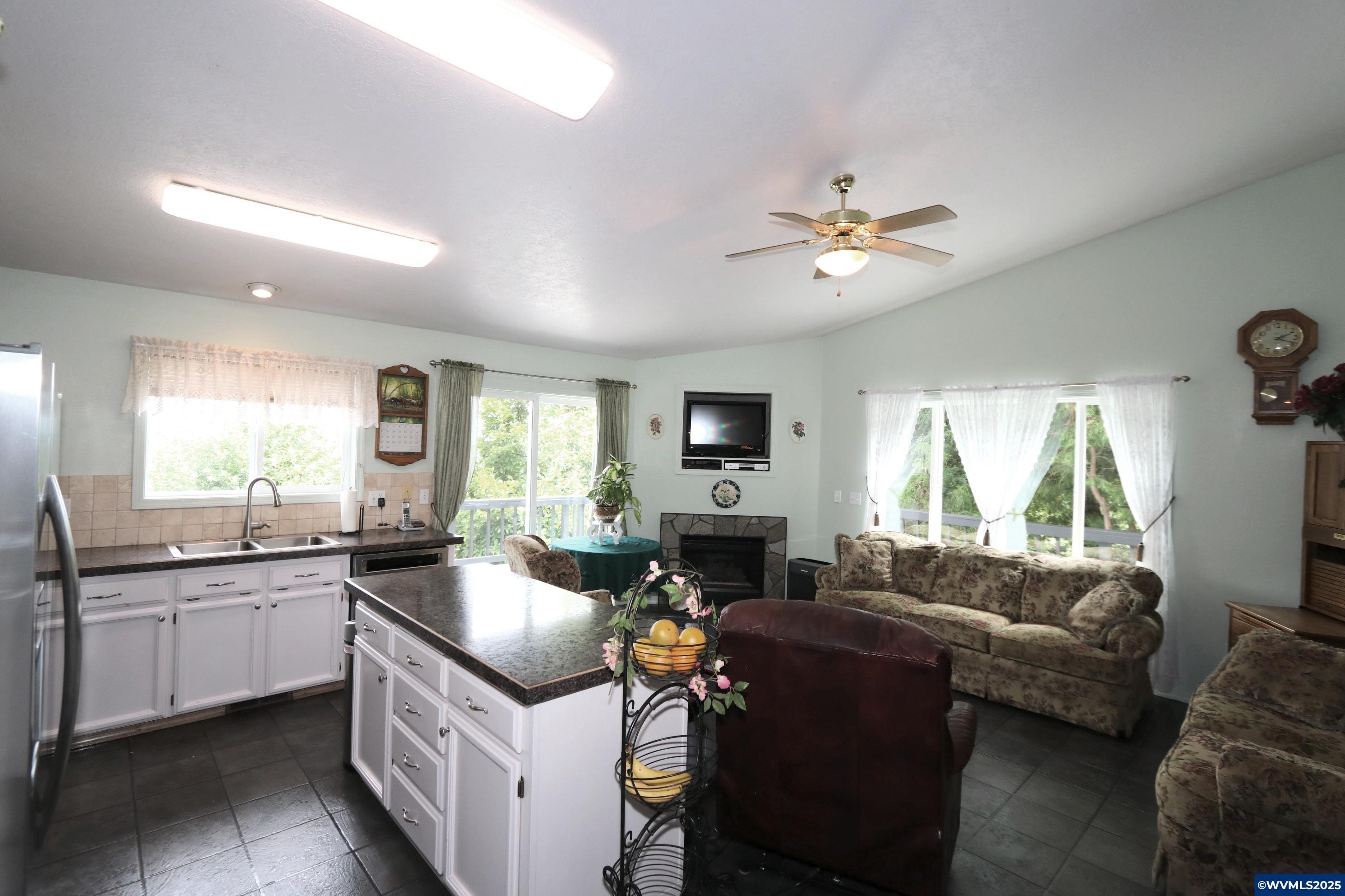 Falls City, Oregon, 97344, United States, 3 Bedrooms Bedrooms, ,2 BathroomsBathrooms,Residential,For Sale,1875170