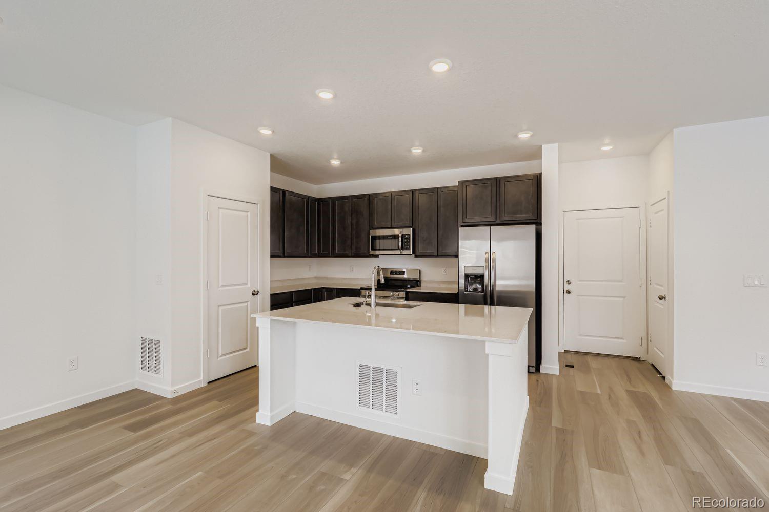 Thornton, Colorado, 80602, United States, 3 Bedrooms Bedrooms, ,2 BathroomsBathrooms,Residential,For Sale,2000789