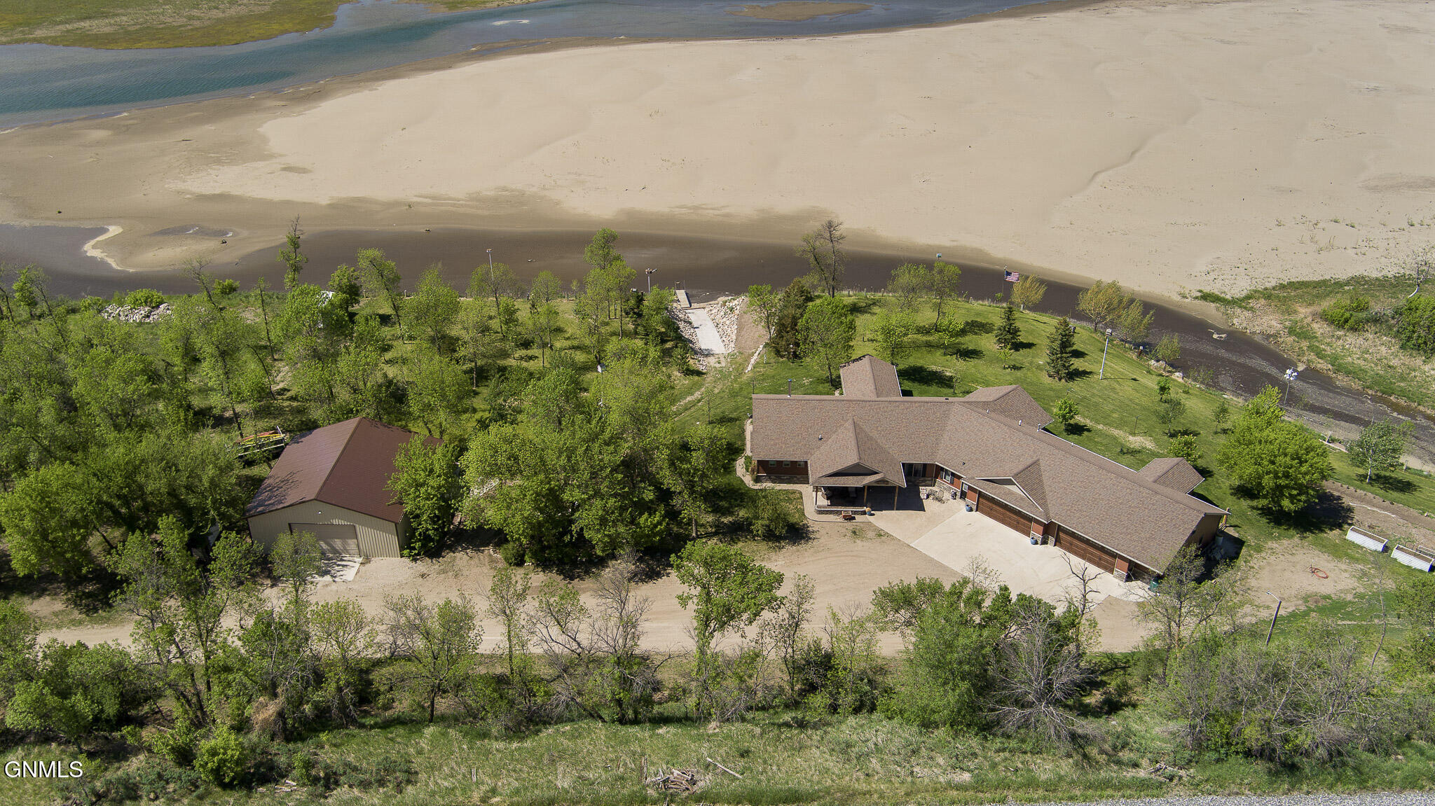 Washburn, North Dakota, 58577, United States, 3 Bedrooms Bedrooms, ,2 BathroomsBathrooms,Residential,For Sale,2043645