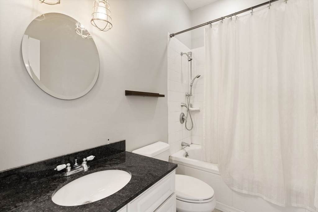 Salem, Massachusetts, 01970, United States, 2 Bedrooms Bedrooms, ,2 BathroomsBathrooms,Residential,For Sale,1896365