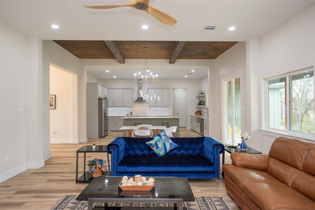 Mabank, Texas, 75143, United States, 4 Bedrooms Bedrooms, ,3 BathroomsBathrooms,Residential,For Sale,1942987