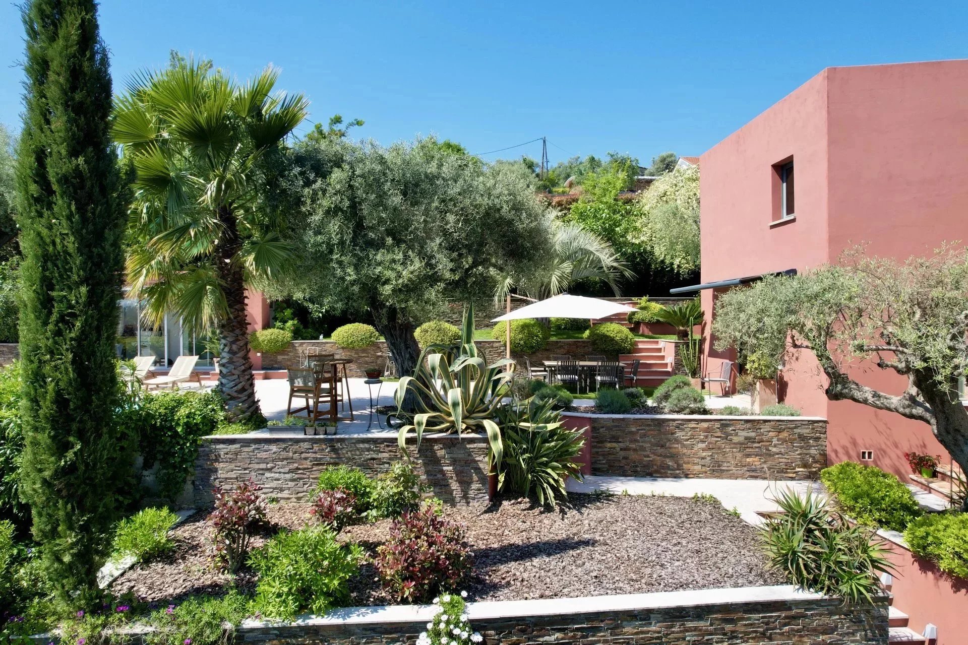 Vence, Provence-Alpes-Côte d’Azur, 06140, FR, 3 Bedrooms Bedrooms, ,6 BathroomsBathrooms,Residential,For Sale,1995667