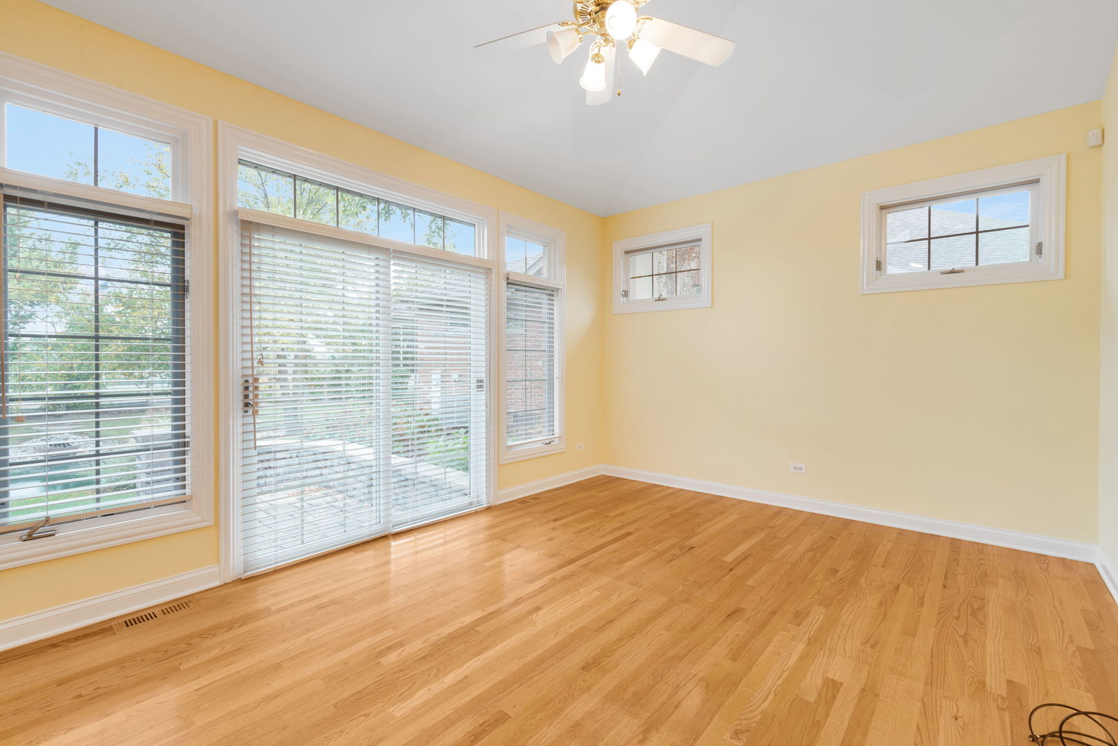 Palos Heights, Illinois, 60463, United States, 3 Bedrooms Bedrooms, ,4 BathroomsBathrooms,Residential,For Sale,1965288
