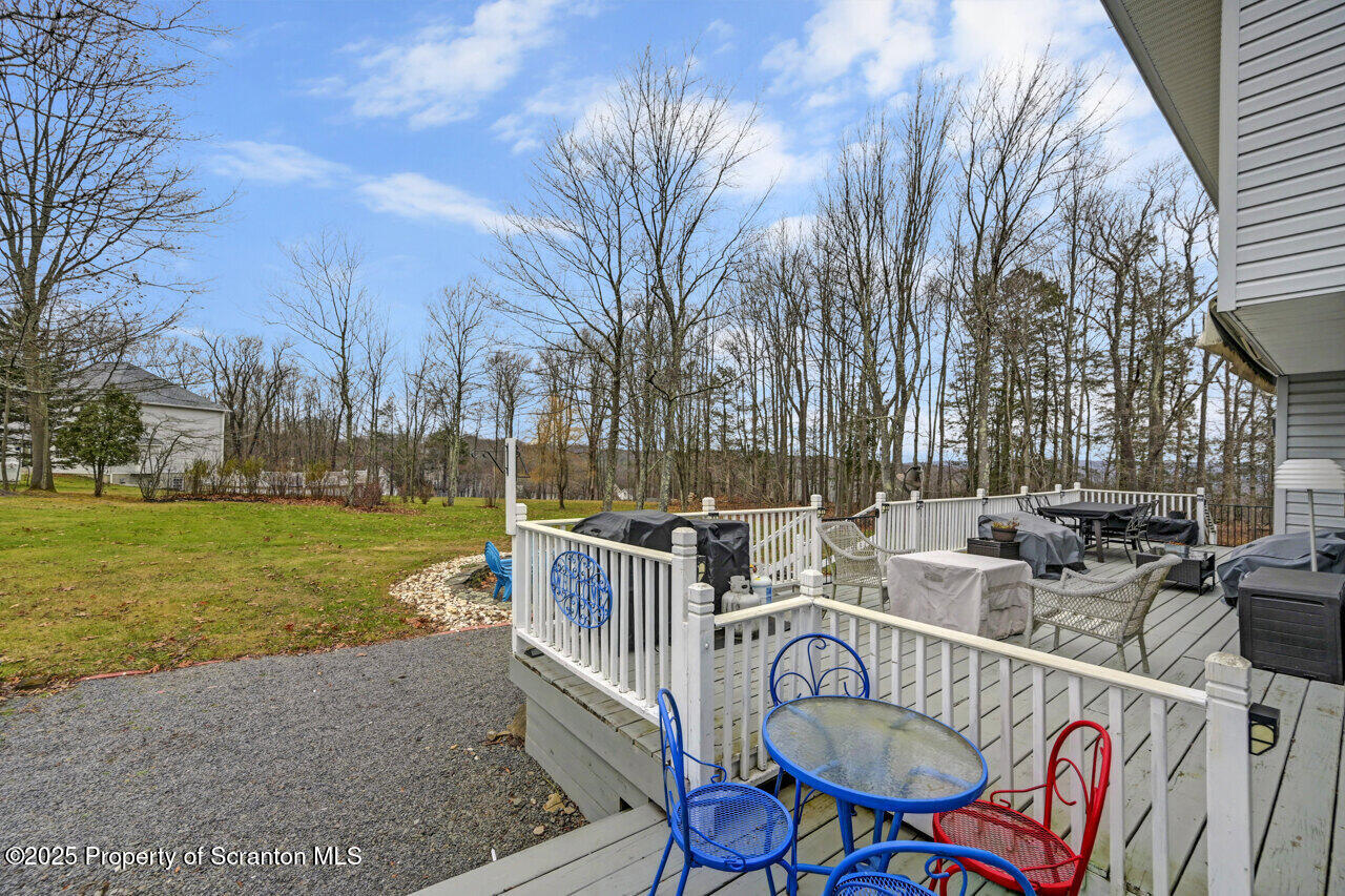 Moscow, Pennsylvania, 18444, United States, 4 Bedrooms Bedrooms, ,3 BathroomsBathrooms,Residential,For Sale,1999733