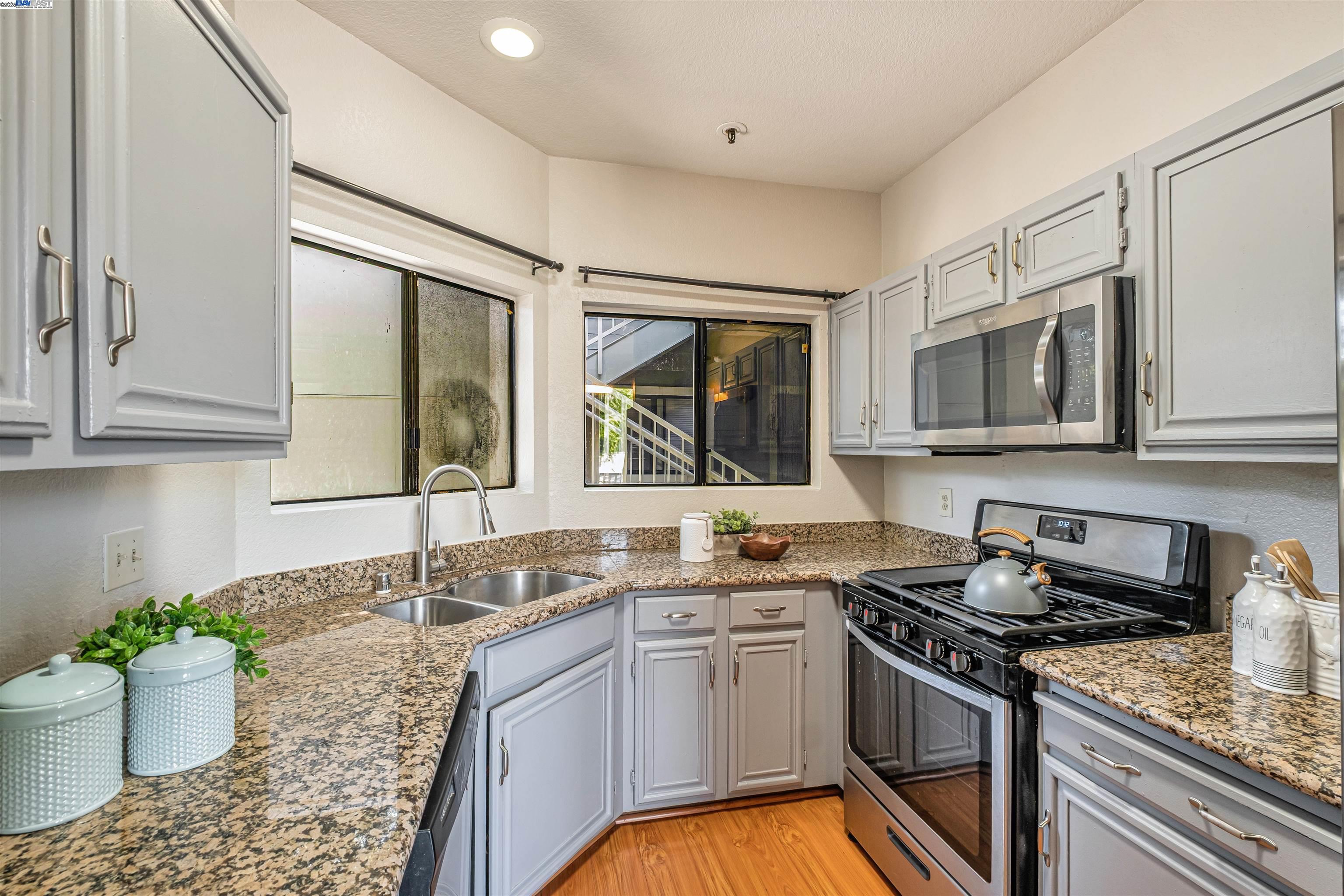 Fremont, California, 94536, United States, 2 Bedrooms Bedrooms, ,2 BathroomsBathrooms,Residential,For Sale,1911508