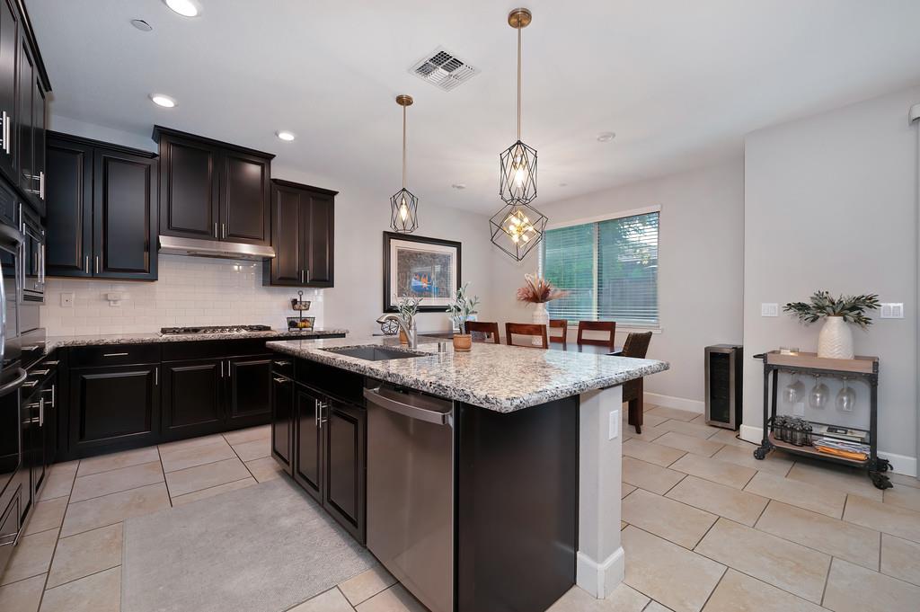 Woodland, California, 95776, United States, 3 Bedrooms Bedrooms, ,2 BathroomsBathrooms,Residential,For Sale,1989380