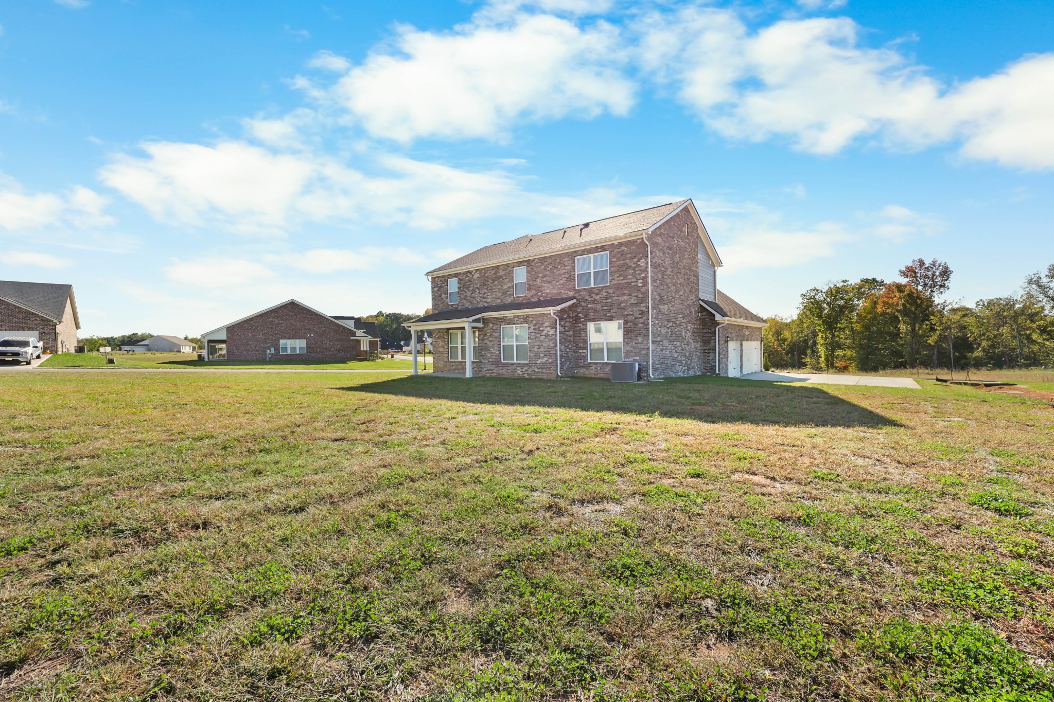 Clarksville, Tennessee, 37043, United States, 5 Bedrooms Bedrooms, ,5 BathroomsBathrooms,Residential,For Sale,1976524