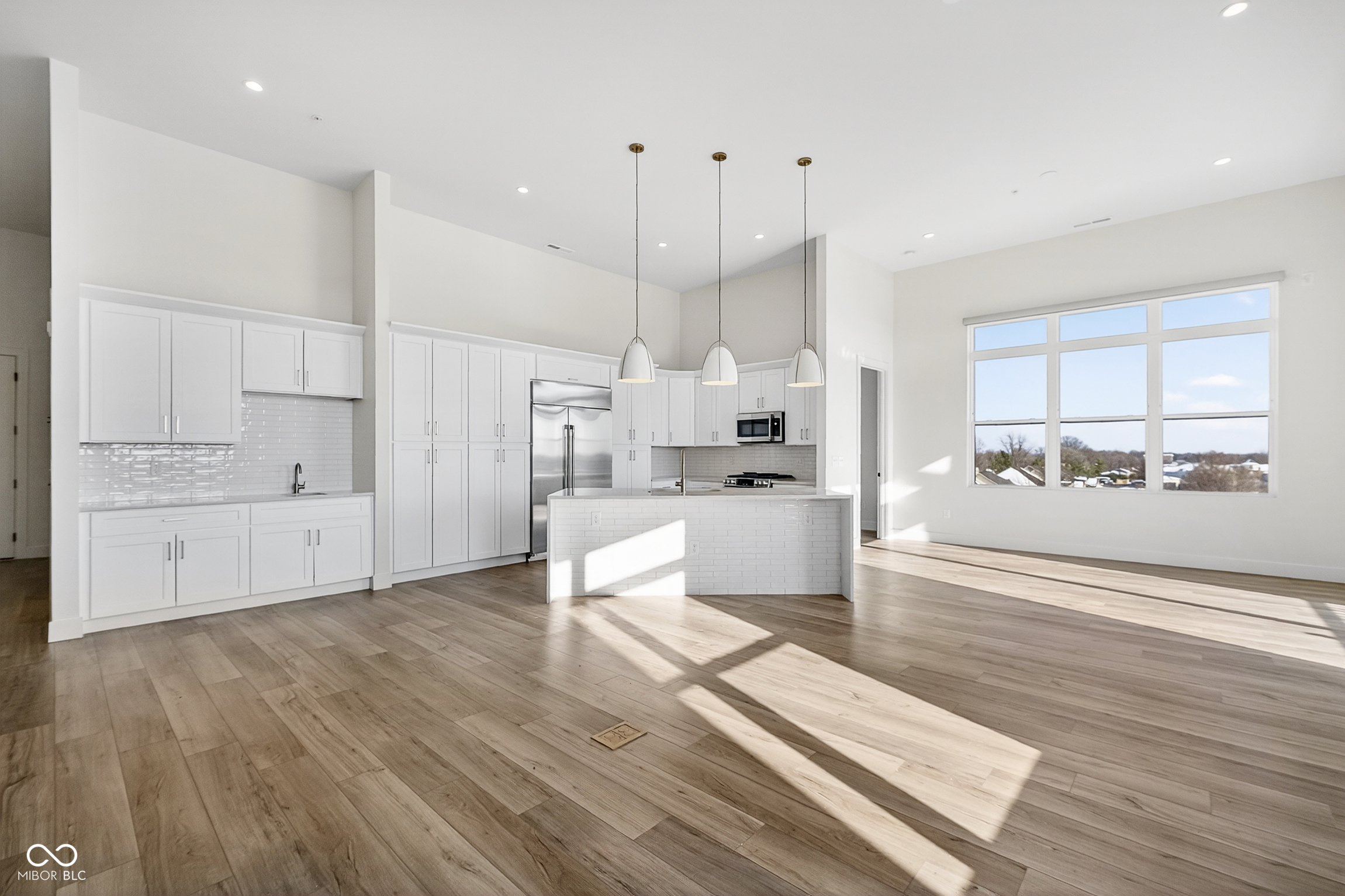 Carmel, Indiana, 46032, United States, 2 Bedrooms Bedrooms, ,3 BathroomsBathrooms,Residential,For Sale,1982806