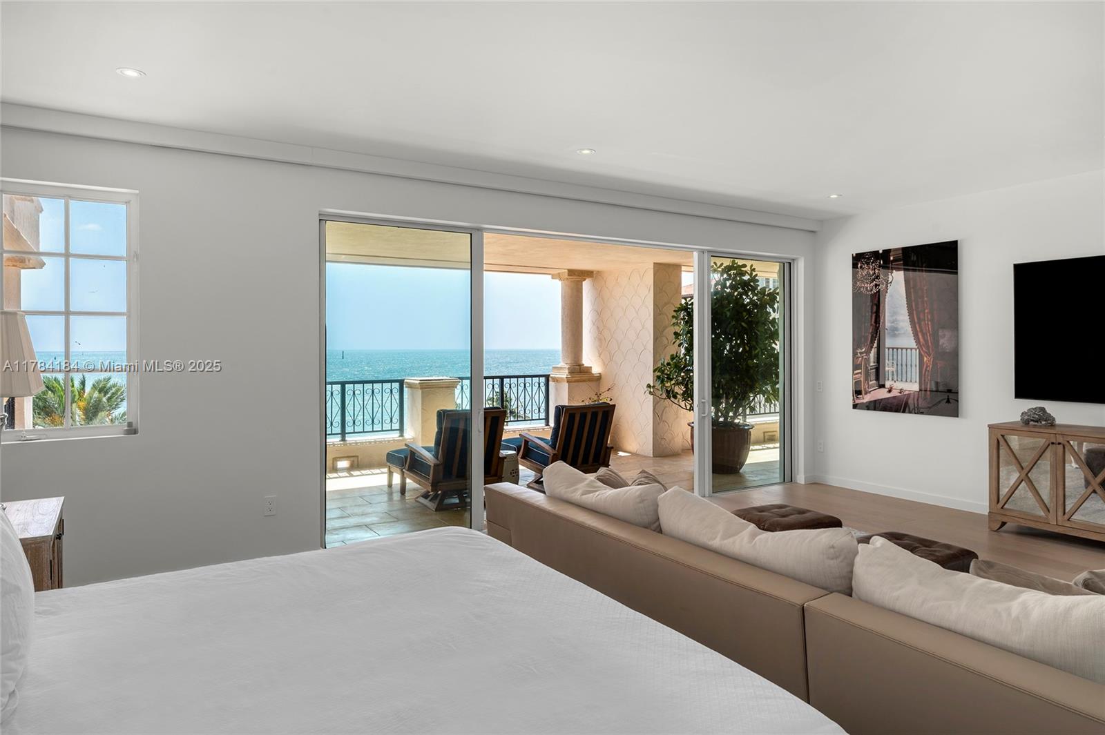 Miami Beach, Florida, 33109, United States, 3 Bedrooms Bedrooms, ,5 BathroomsBathrooms,Residential,For Sale,1770754