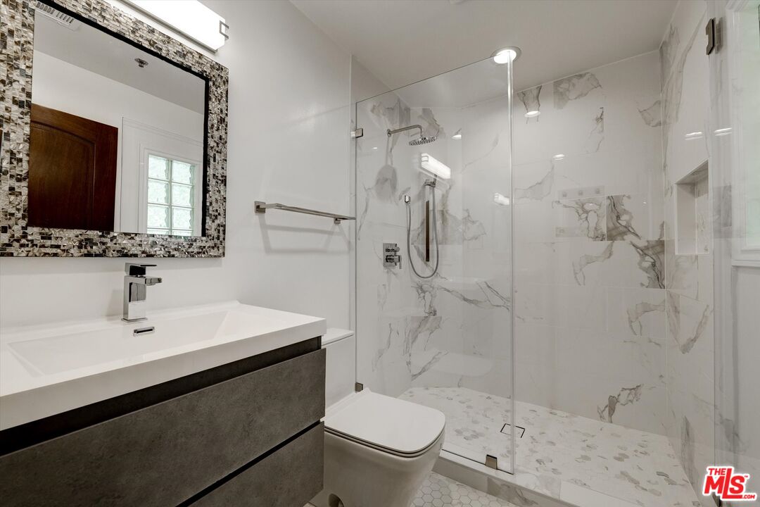Beverly Hills, California, 90210, United States, 8 Bedrooms Bedrooms, ,3 BathroomsBathrooms,Residential,For Sale,1916732