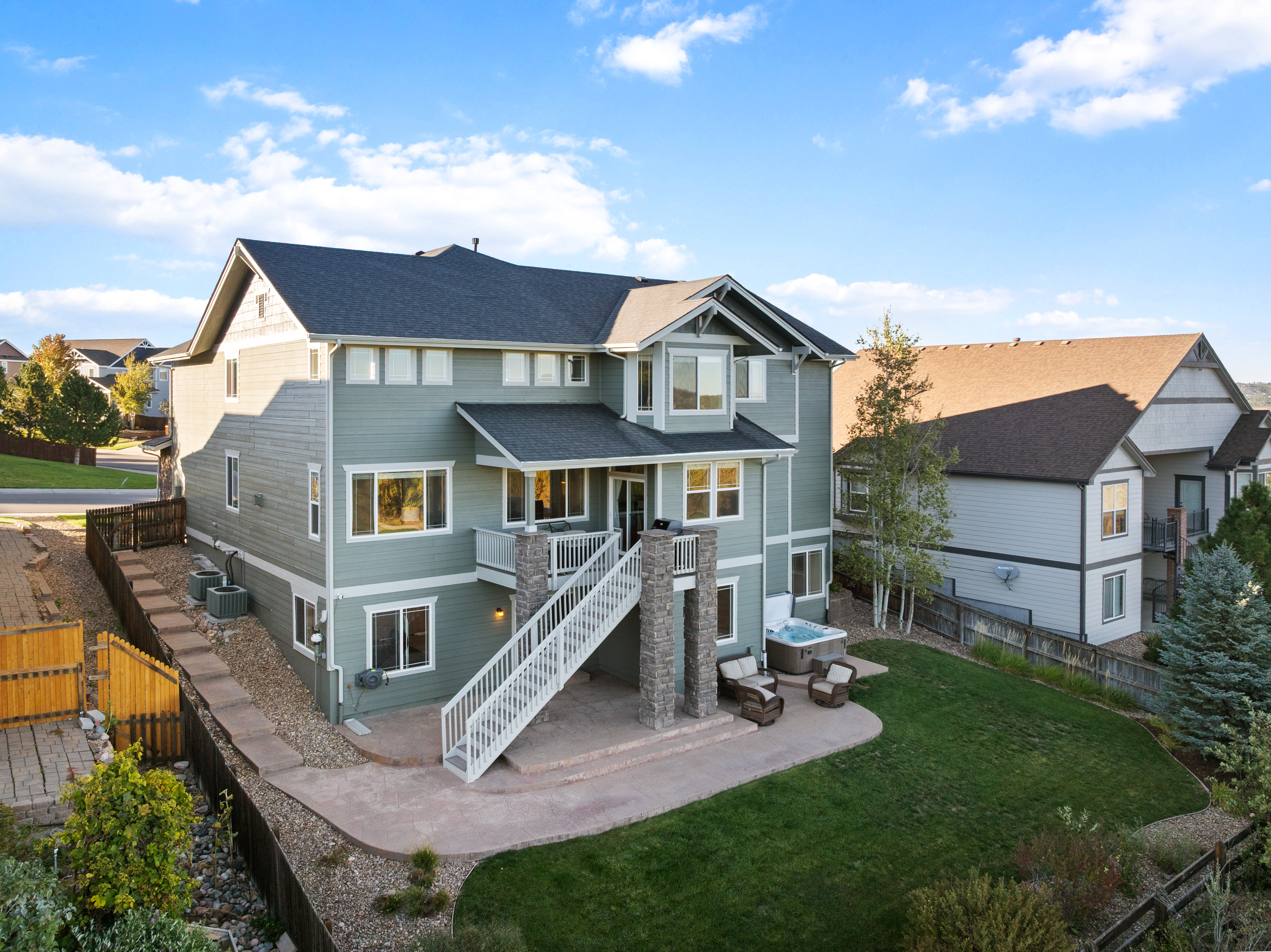  Red Hawk Ridge Fairway Home with Massive Island Kitchen & Walk-Out Golf Entertai - 物件實景
