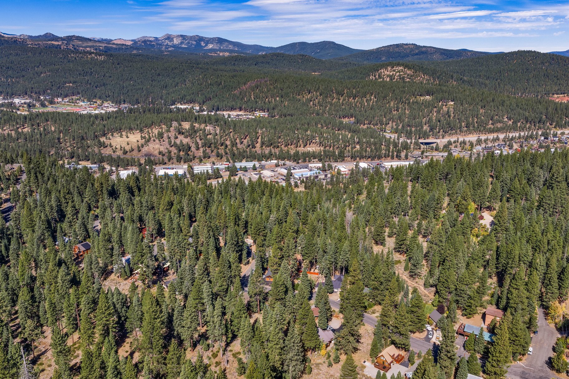  Modern Mountain Retreat Backing to Forest Service Land - 物件實景