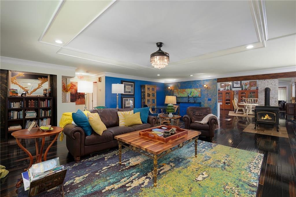 Calhoun, Georgia, 30701, United States, 3 Bedrooms Bedrooms, ,3 BathroomsBathrooms,Residential,For Sale,1980675