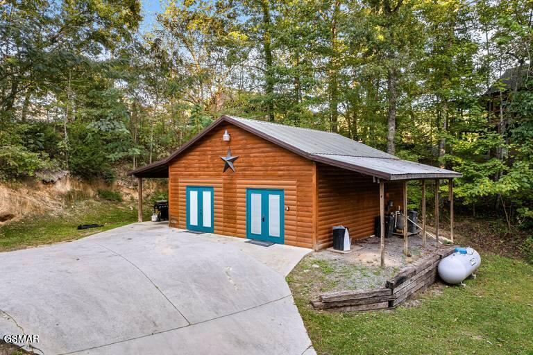 Sevierville, Tennessee, 37876, United States, 2 Bedrooms Bedrooms, ,4 BathroomsBathrooms,Residential,For Sale,2019046