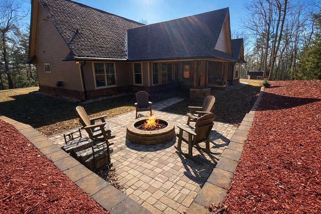 Young Harris, Georgia, 30582, United States, 3 Bedrooms Bedrooms, ,3 BathroomsBathrooms,Residential,For Sale,2013393