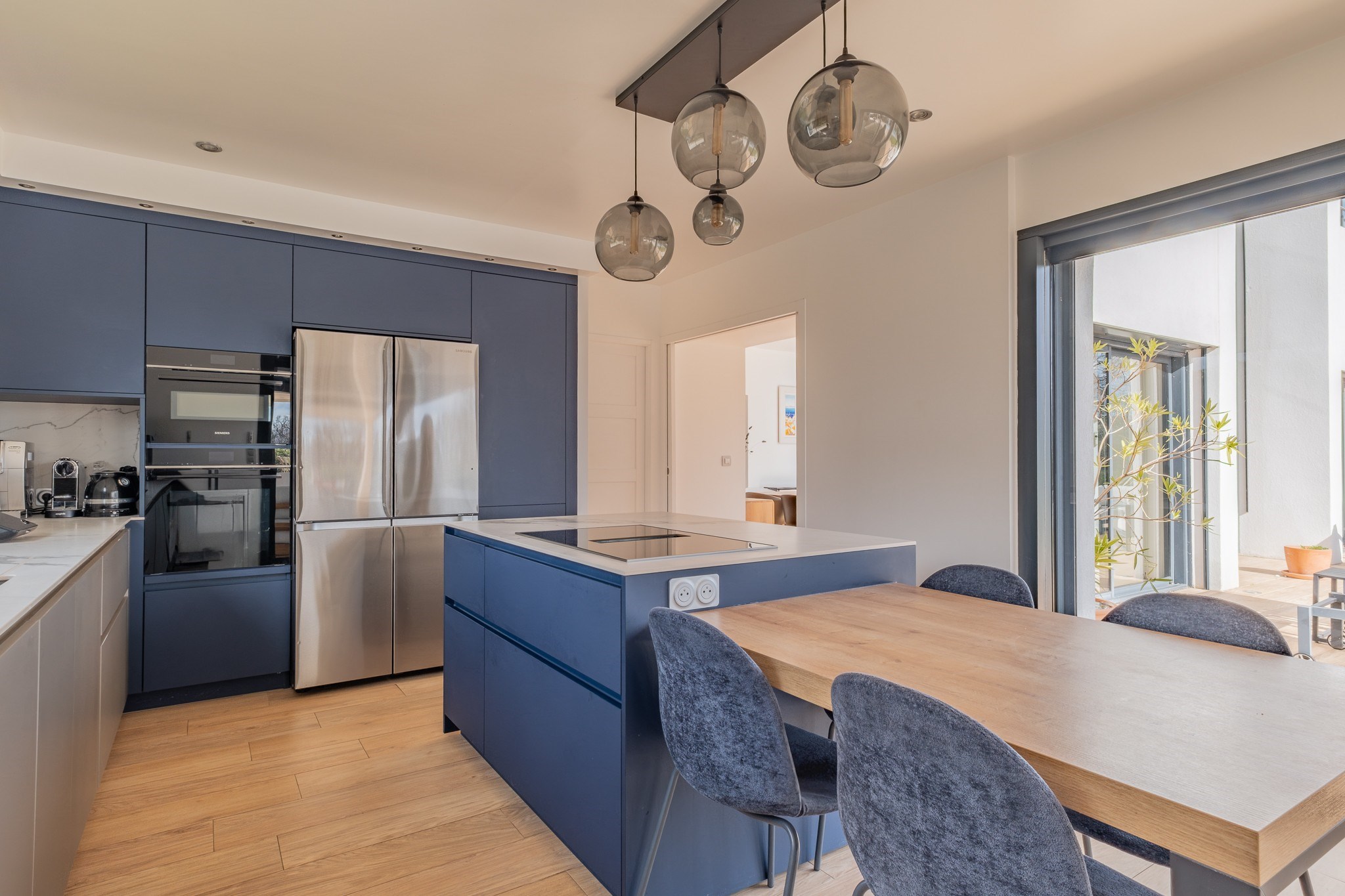  Elegant Contemporary Home of 250 m² on 4,000 m² of Grounds North of Aix-en-Prov… - 物件實景