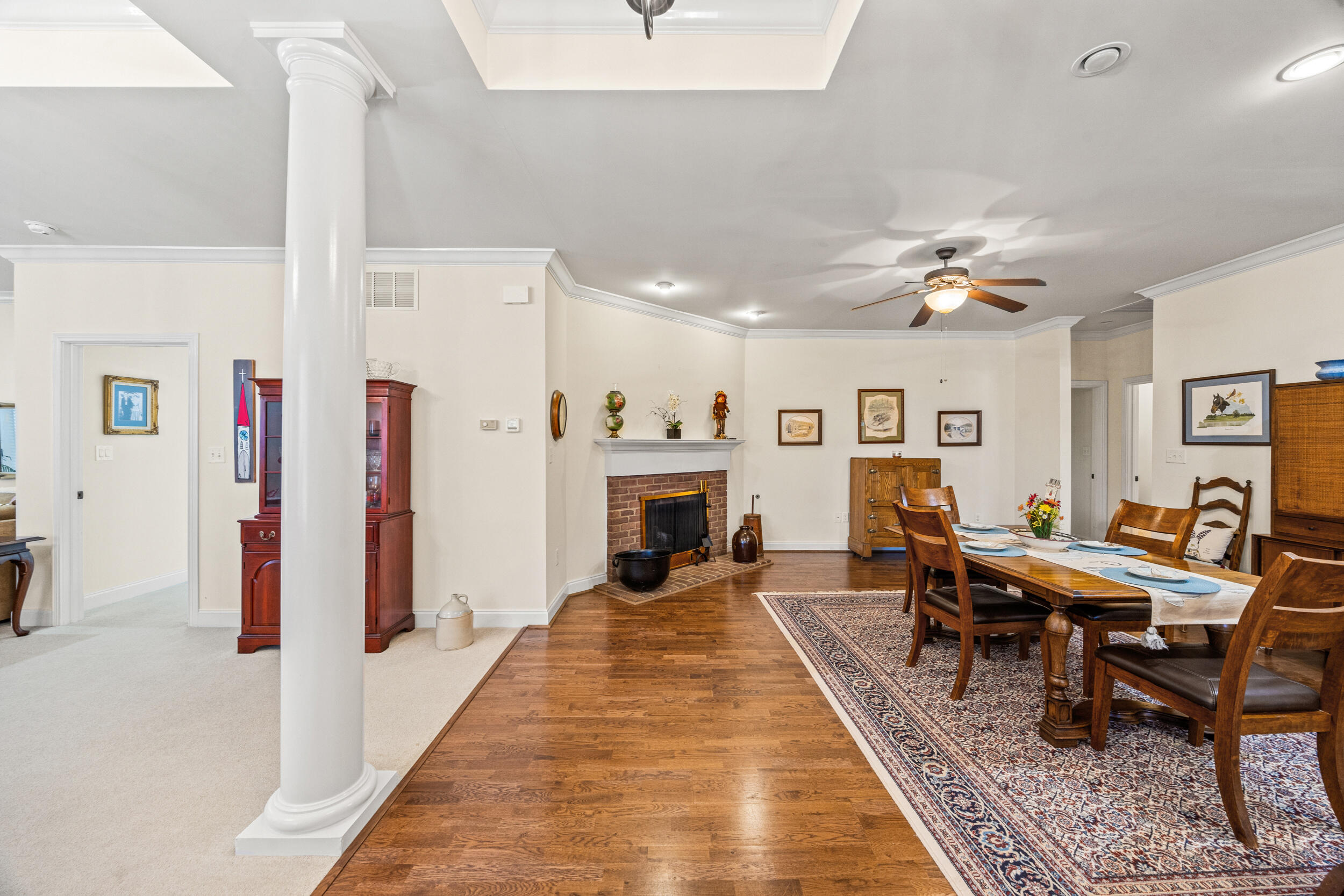 Lexington, Kentucky, 40503, United States, 2 Bedrooms Bedrooms, ,2 BathroomsBathrooms,Residential,For Sale,1995955