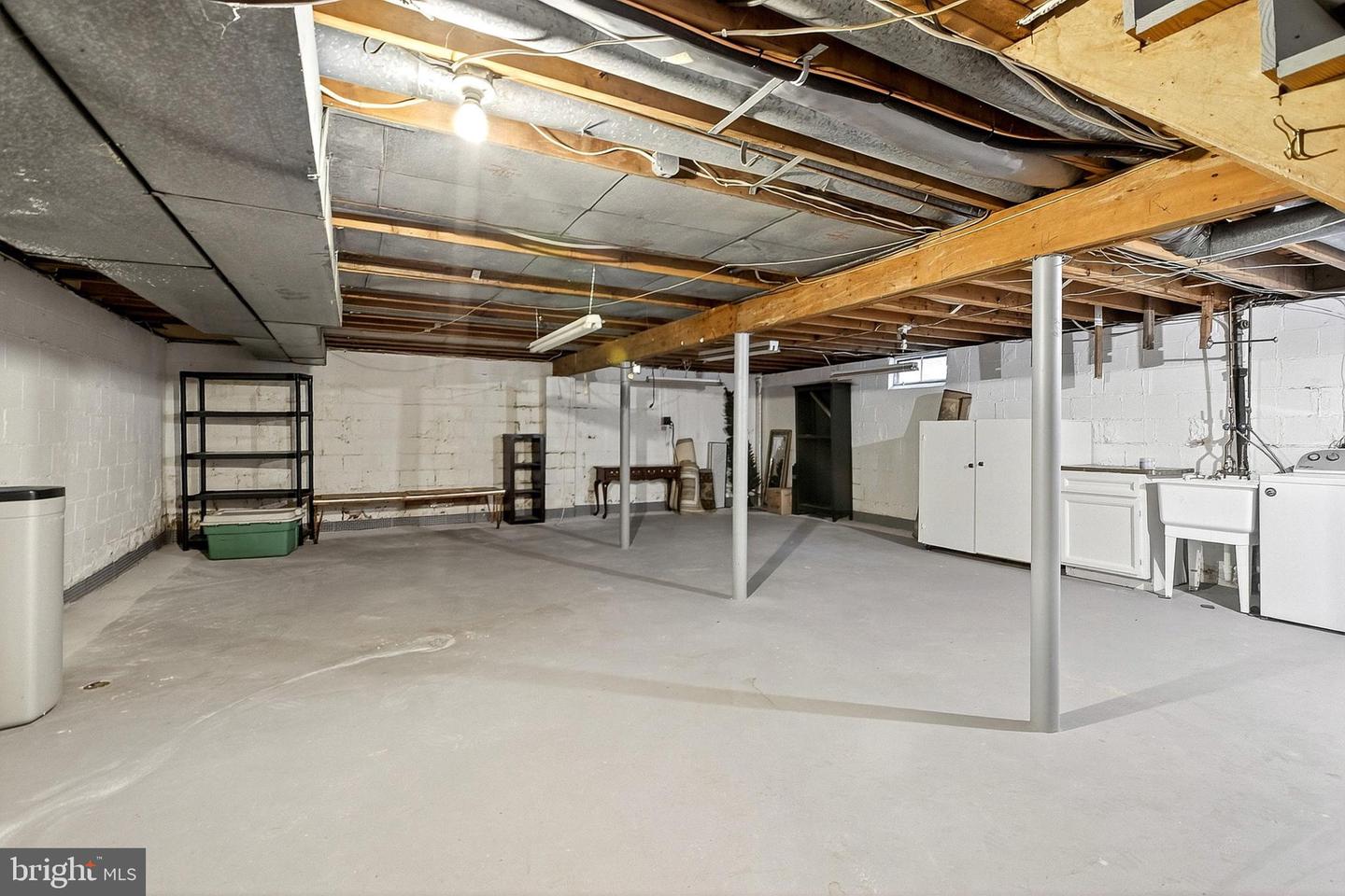 WILMINGTON, Delaware, 19810, United States, 4 Bedrooms Bedrooms, ,3 BathroomsBathrooms,Residential,For Sale,1990467