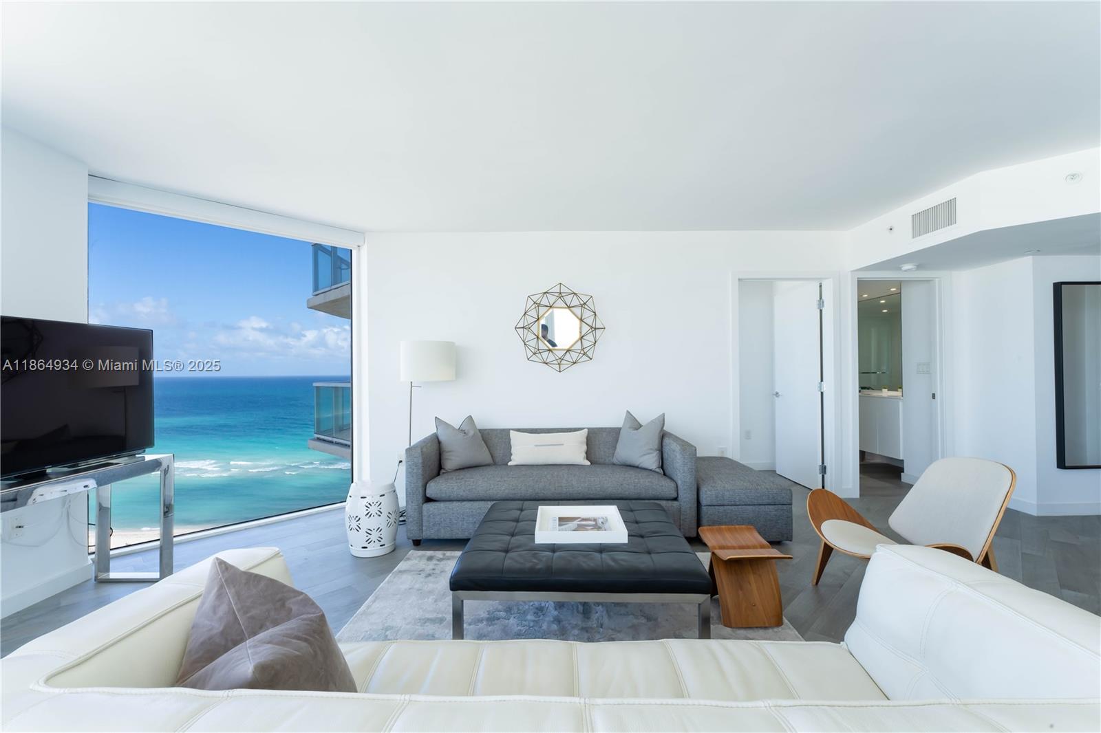 Miami Beach, Florida, 33141, United States, 2 Bedrooms Bedrooms, ,2 BathroomsBathrooms,Residential,For Sale,1927404