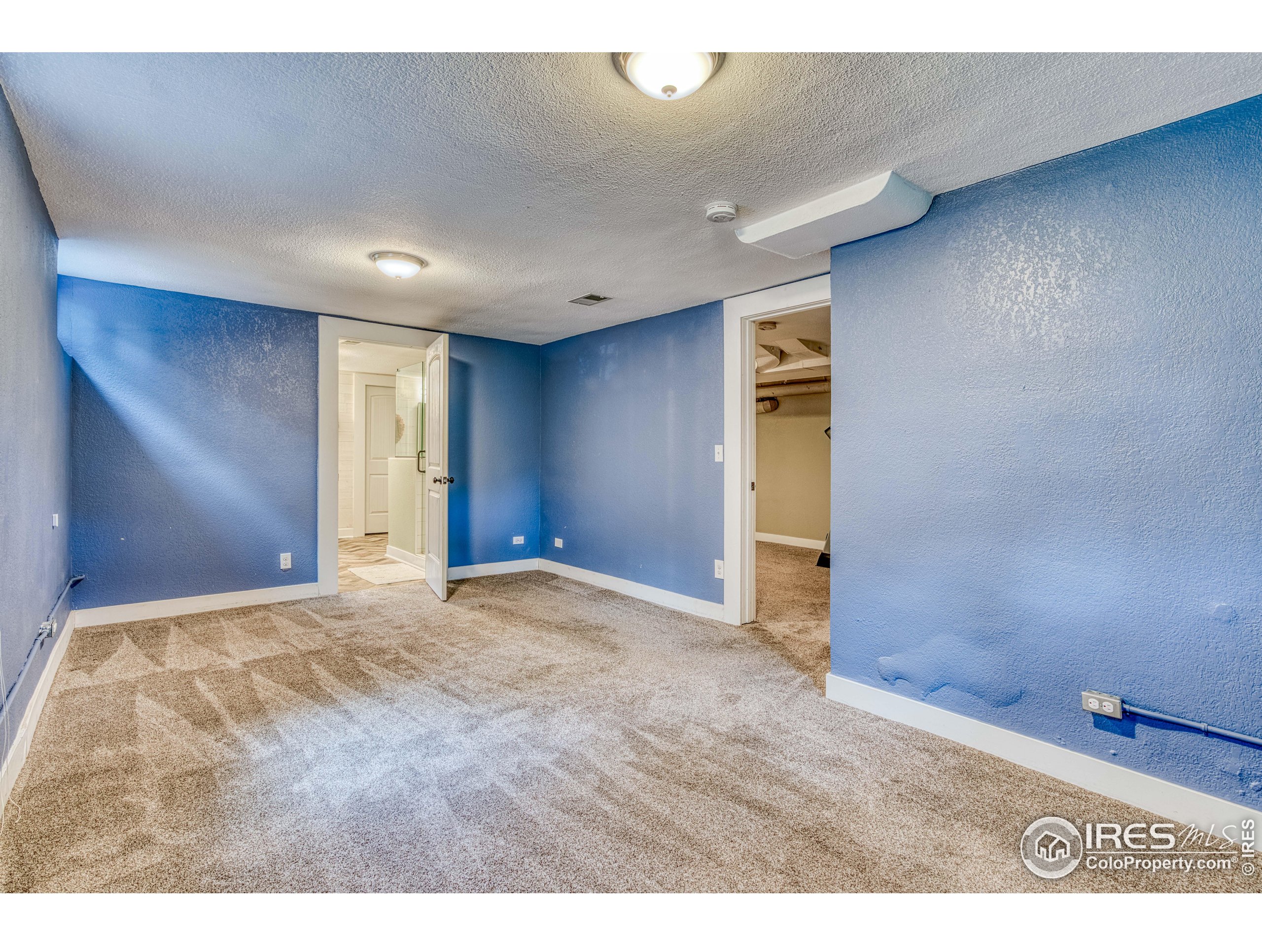 Denver, Colorado, 80220, United States, 4 Bedrooms Bedrooms, ,2 BathroomsBathrooms,Residential,For Sale,1901217