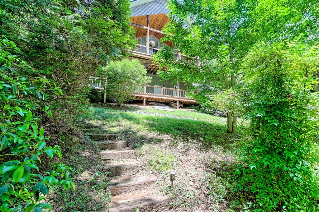 Blairsville, Georgia, 30512, United States, 4 Bedrooms Bedrooms, ,3 BathroomsBathrooms,Residential,For Sale,1827320