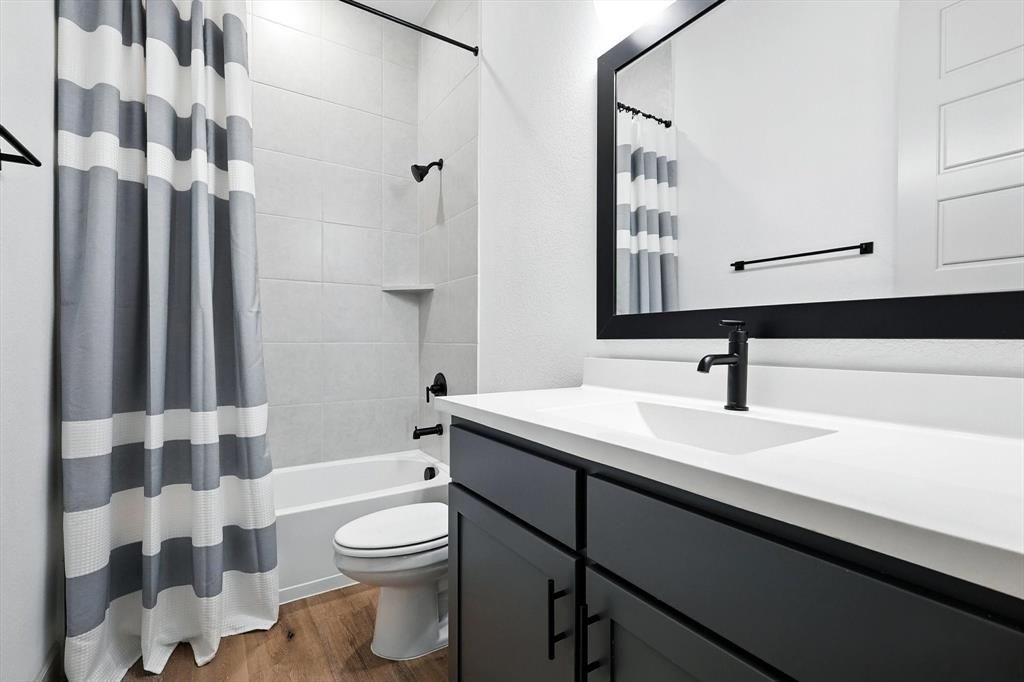 Arlington, Texas, 76005, United States, 2 Bedrooms Bedrooms, ,2 BathroomsBathrooms,Residential,For Sale,1899955