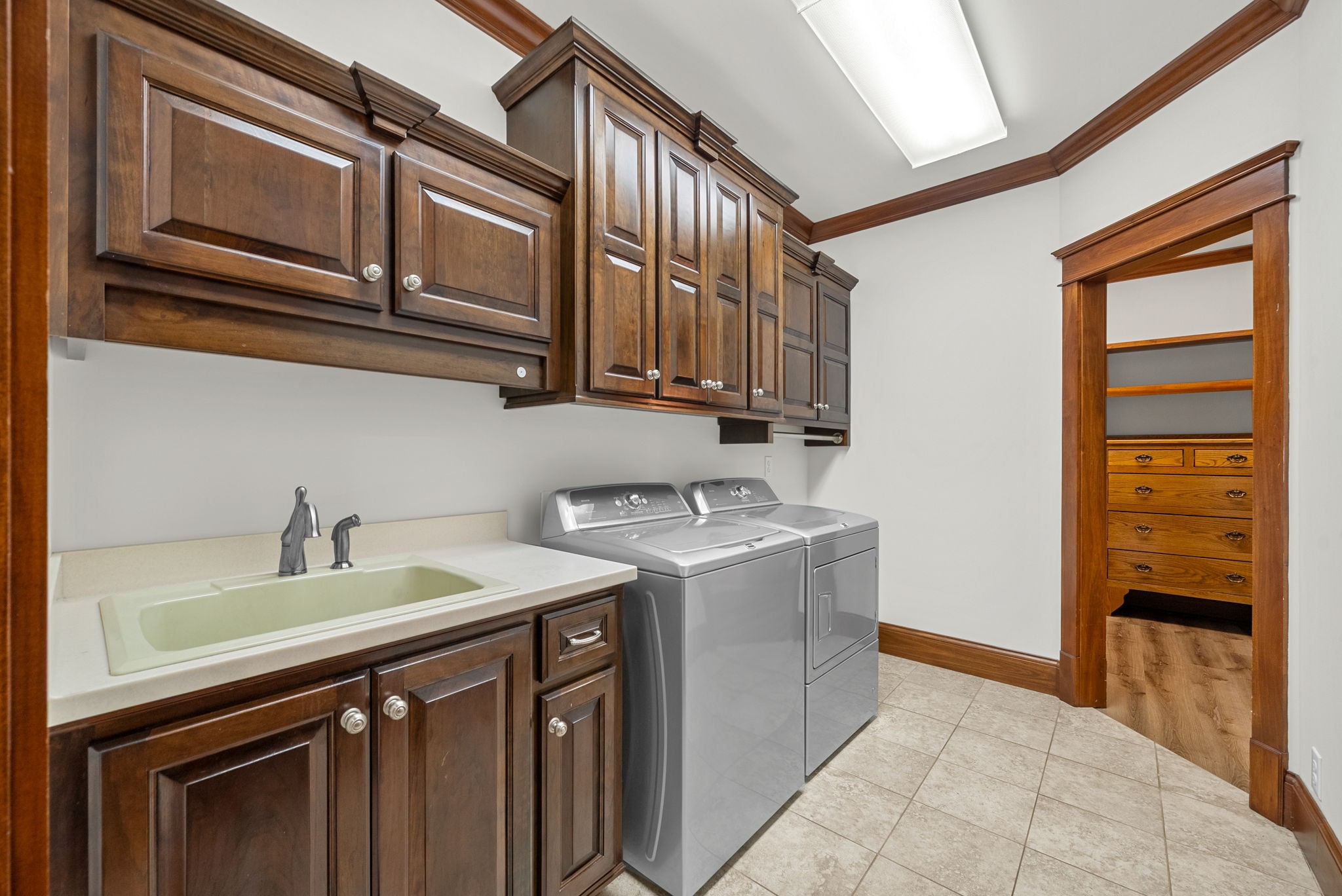 Clarksville, Tennessee, 37040, United States, 4 Bedrooms Bedrooms, ,4 BathroomsBathrooms,Residential,For Sale,1981354