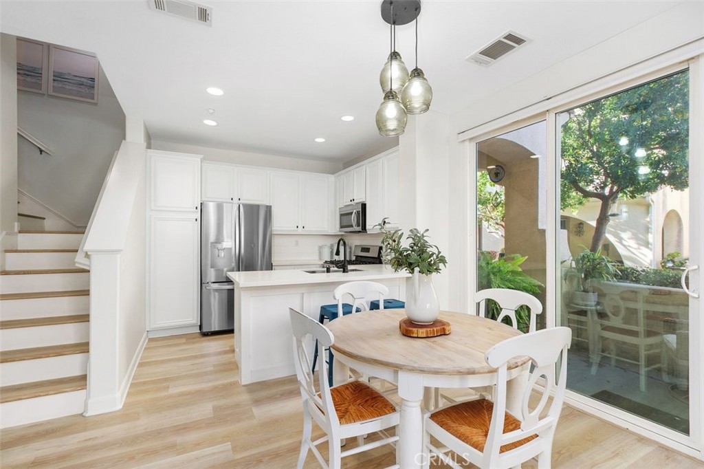 Temecula, California, 92592, United States, 3 Bedrooms Bedrooms, ,3 BathroomsBathrooms,Residential,For Sale,1970519