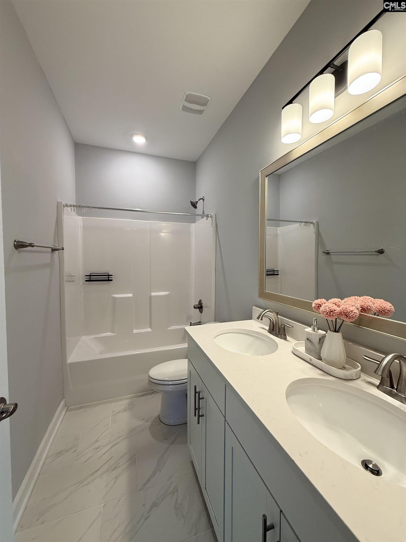 Chapin, South Carolina, 29036, United States, 5 Bedrooms Bedrooms, ,4 BathroomsBathrooms,Residential,For Sale,1984987