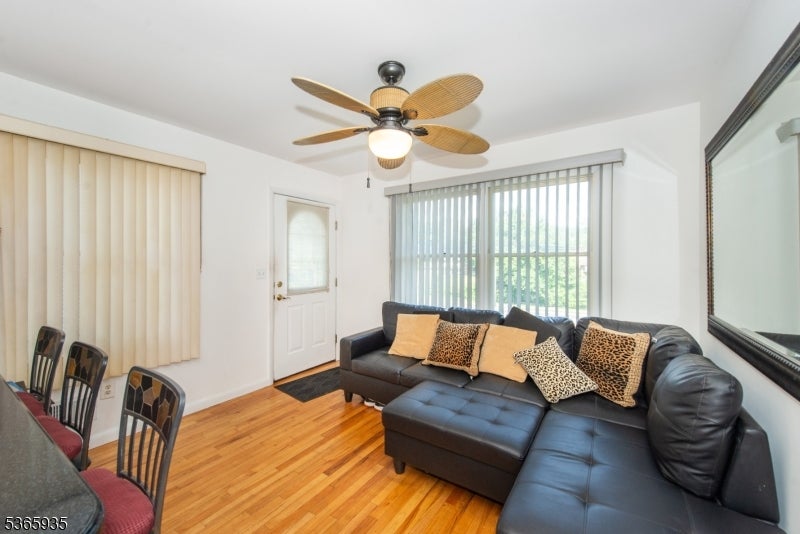 Wayne Twp., New Jersey, 07470, United States, 5 Bedrooms Bedrooms, ,3 BathroomsBathrooms,Residential,For Sale,1928449