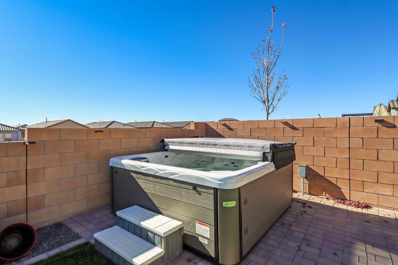 Rio Rancho, New Mexico, 87124, United States, 5 Bedrooms Bedrooms, ,4 BathroomsBathrooms,Residential,For Sale,2003162