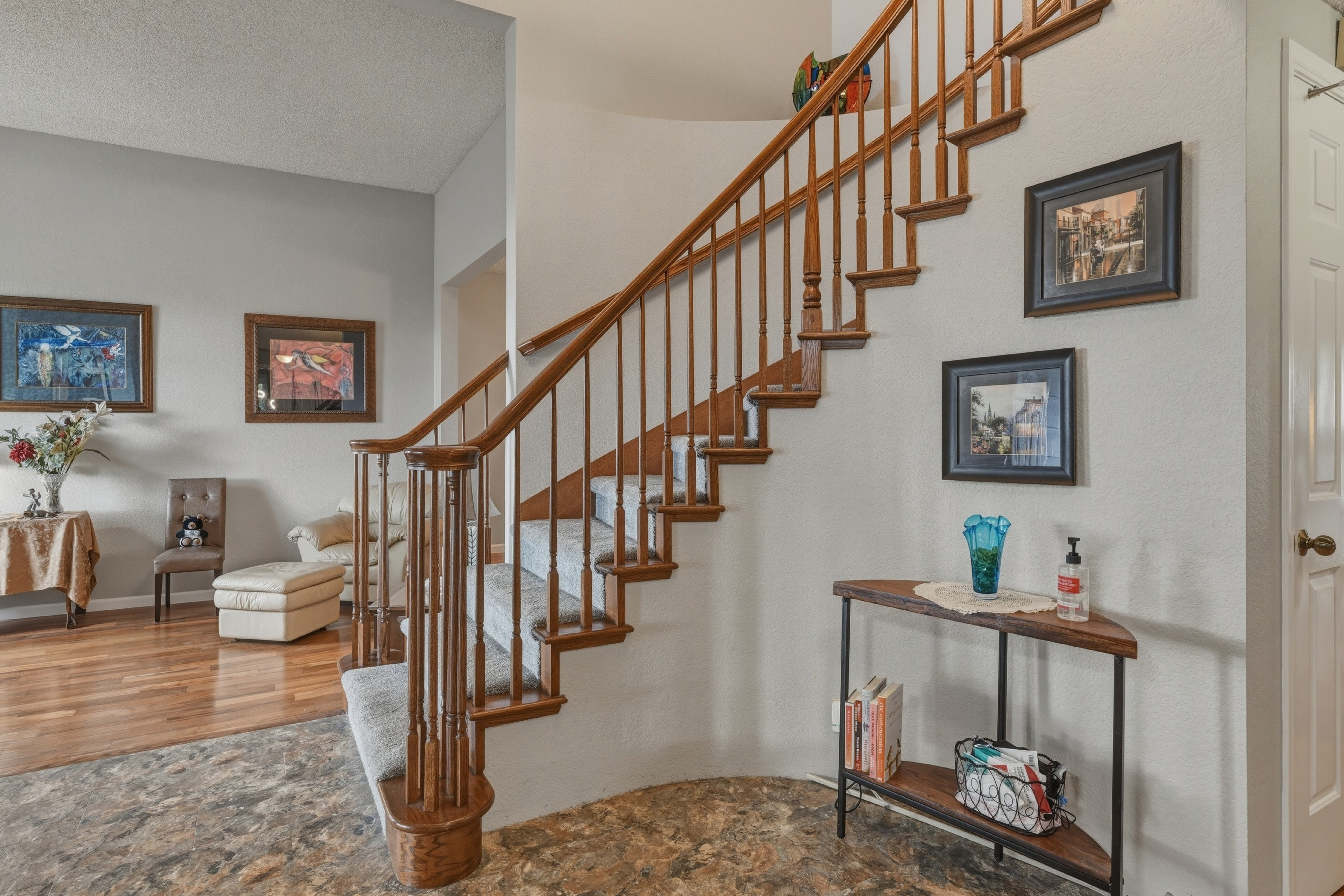  Stunningly Upgraded Home with Modern Amenities and Charm - 物件實景