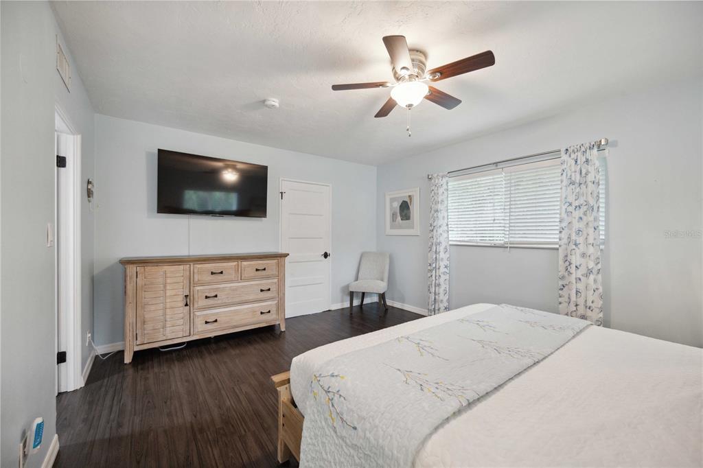 Sarasota, Florida, 34239, United States, 3 Bedrooms Bedrooms, ,2 BathroomsBathrooms,Residential,For Sale,1690637