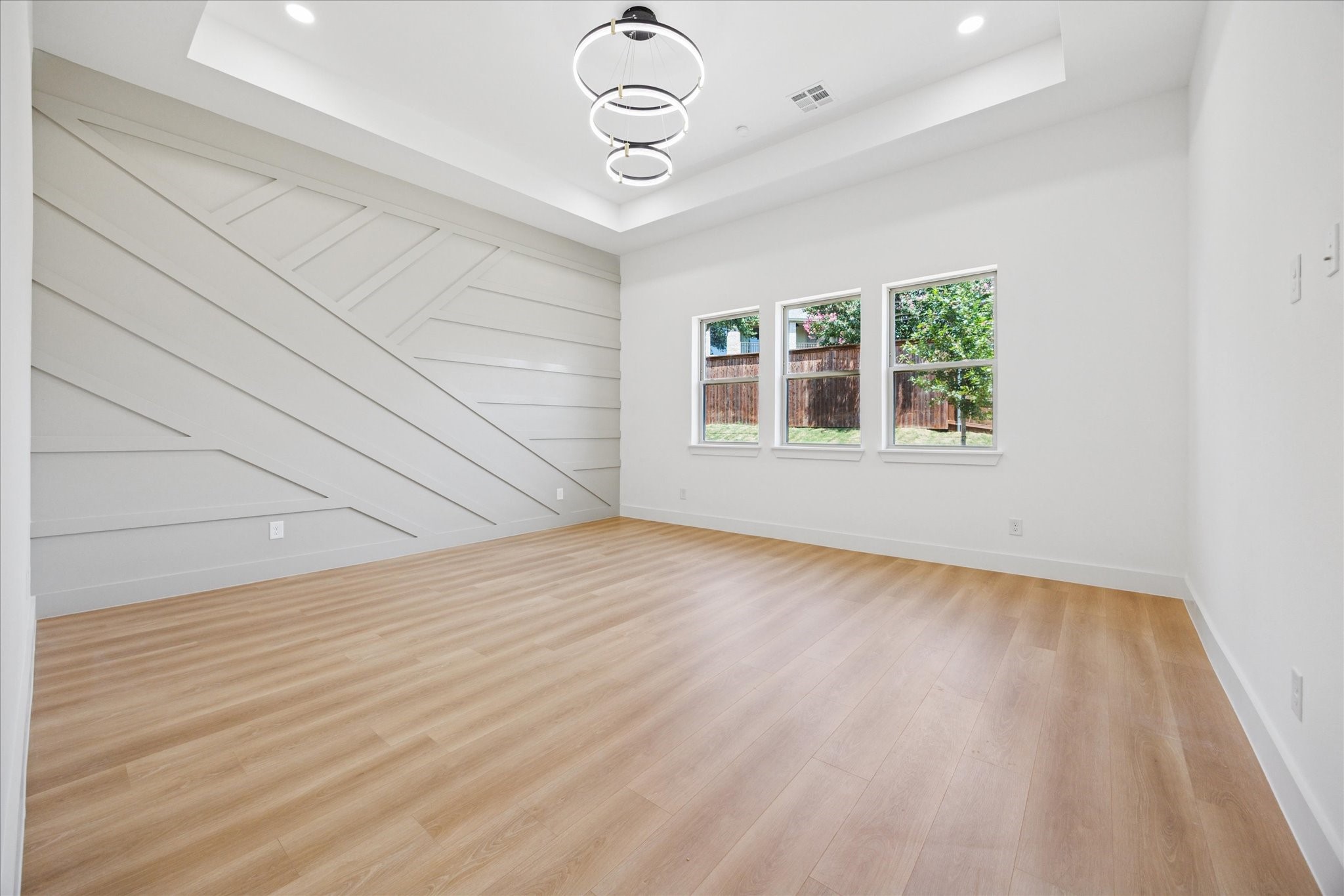 North Richland Hills, Texas, 76182, United States, 5 Bedrooms Bedrooms, ,5 BathroomsBathrooms,Residential,For Sale,1896745