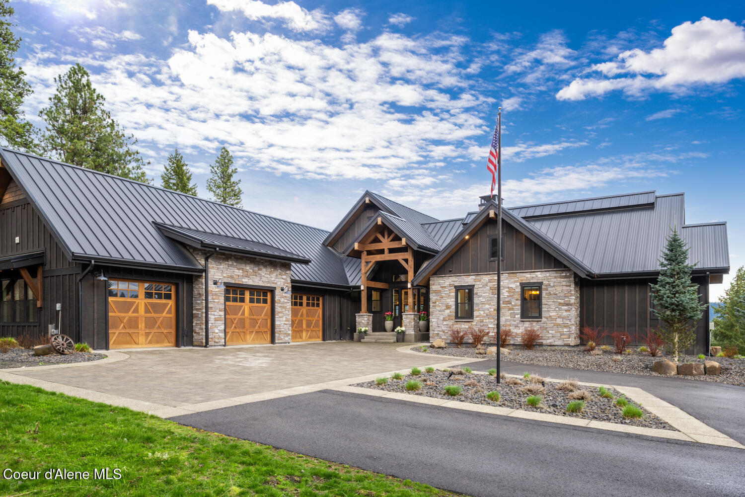 Coeur d'Alene, Idaho, 83814, United States, 4 Bedrooms Bedrooms, ,4 BathroomsBathrooms,Residential,For Sale,1783013