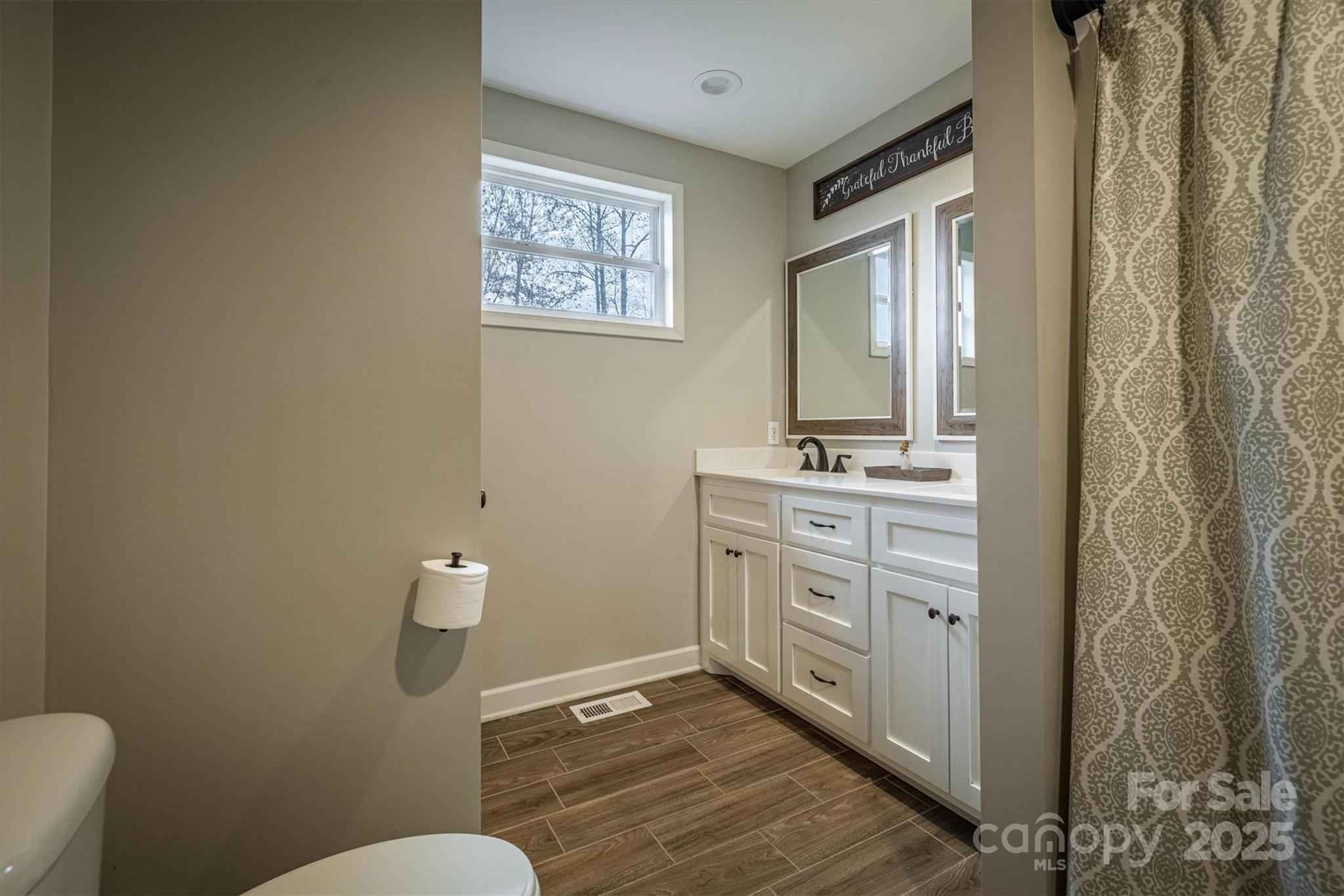 Lenoir, North Carolina, 28645, United States, 3 Bedrooms Bedrooms, ,3 BathroomsBathrooms,Residential,For Sale,1992065