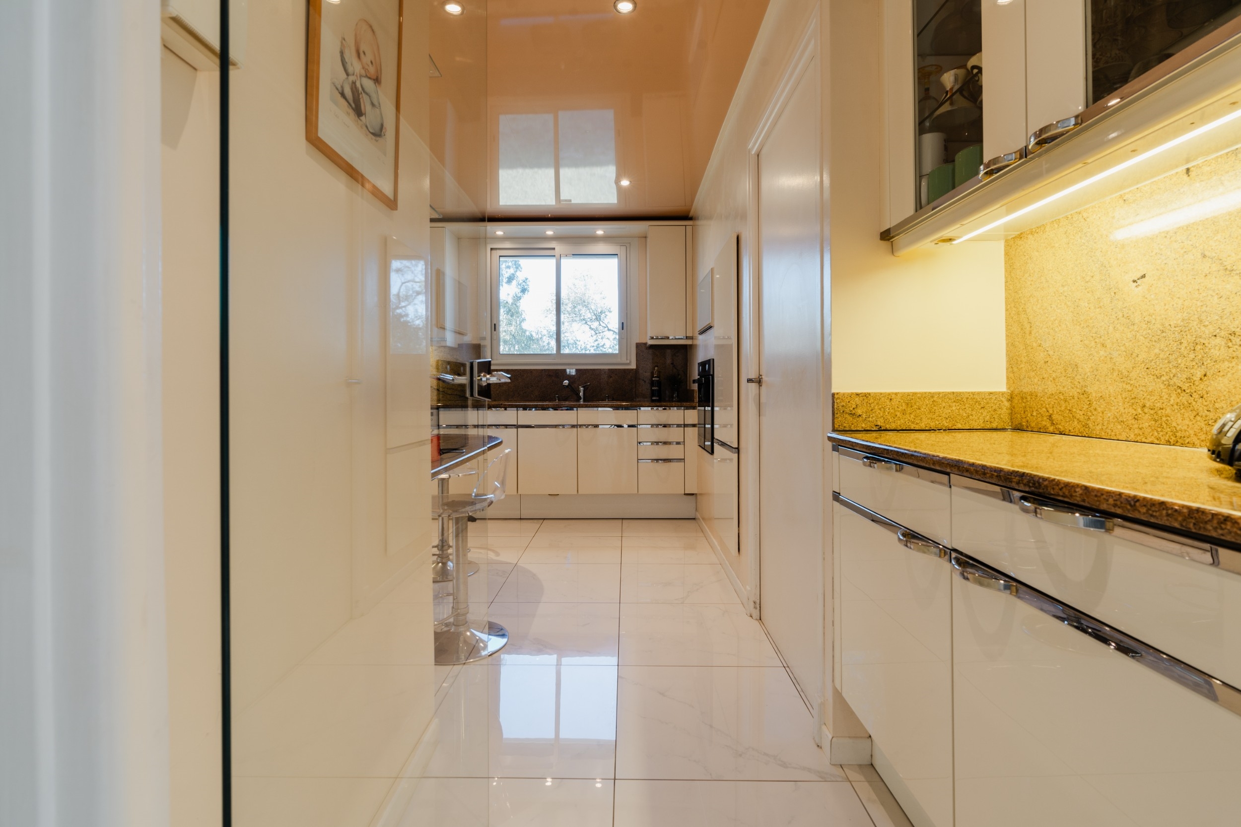  House with garden, swimming pool and garage in sought-after area - 物件實景