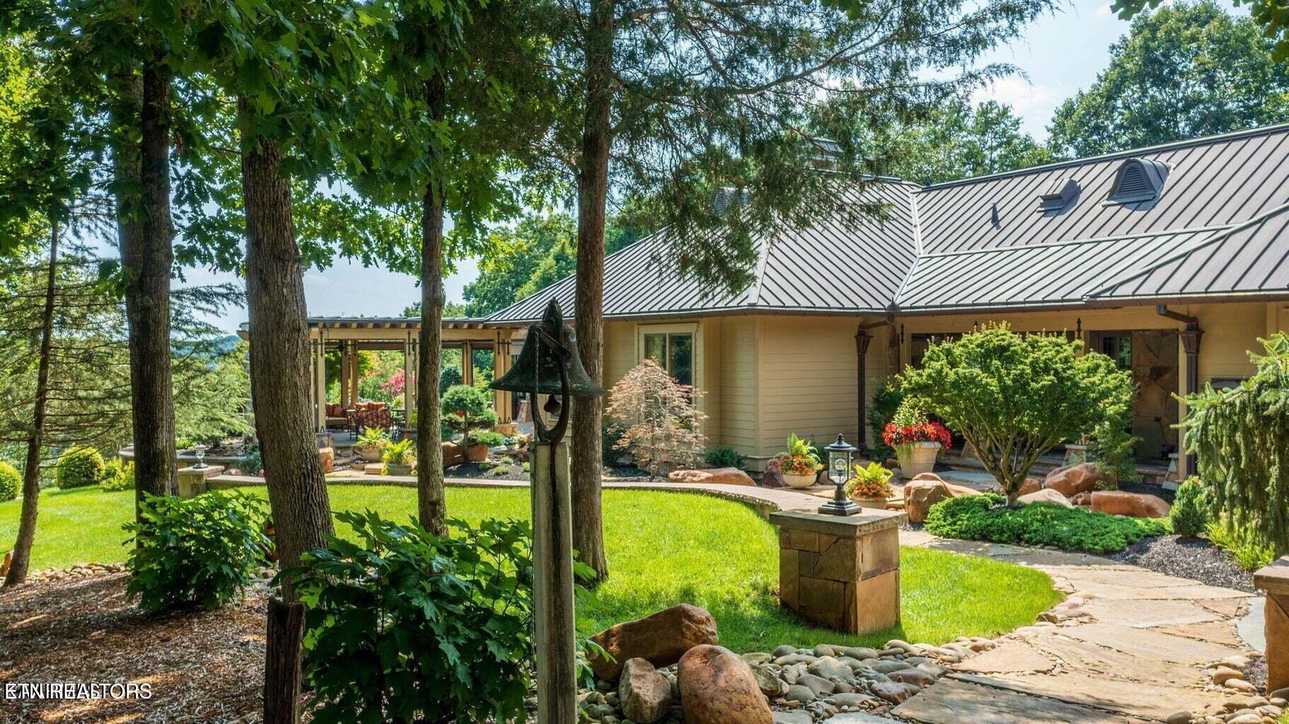 Louisville, Tennessee, 37777, United States, 3 Bedrooms Bedrooms, ,4 BathroomsBathrooms,Residential,For Sale,1995575