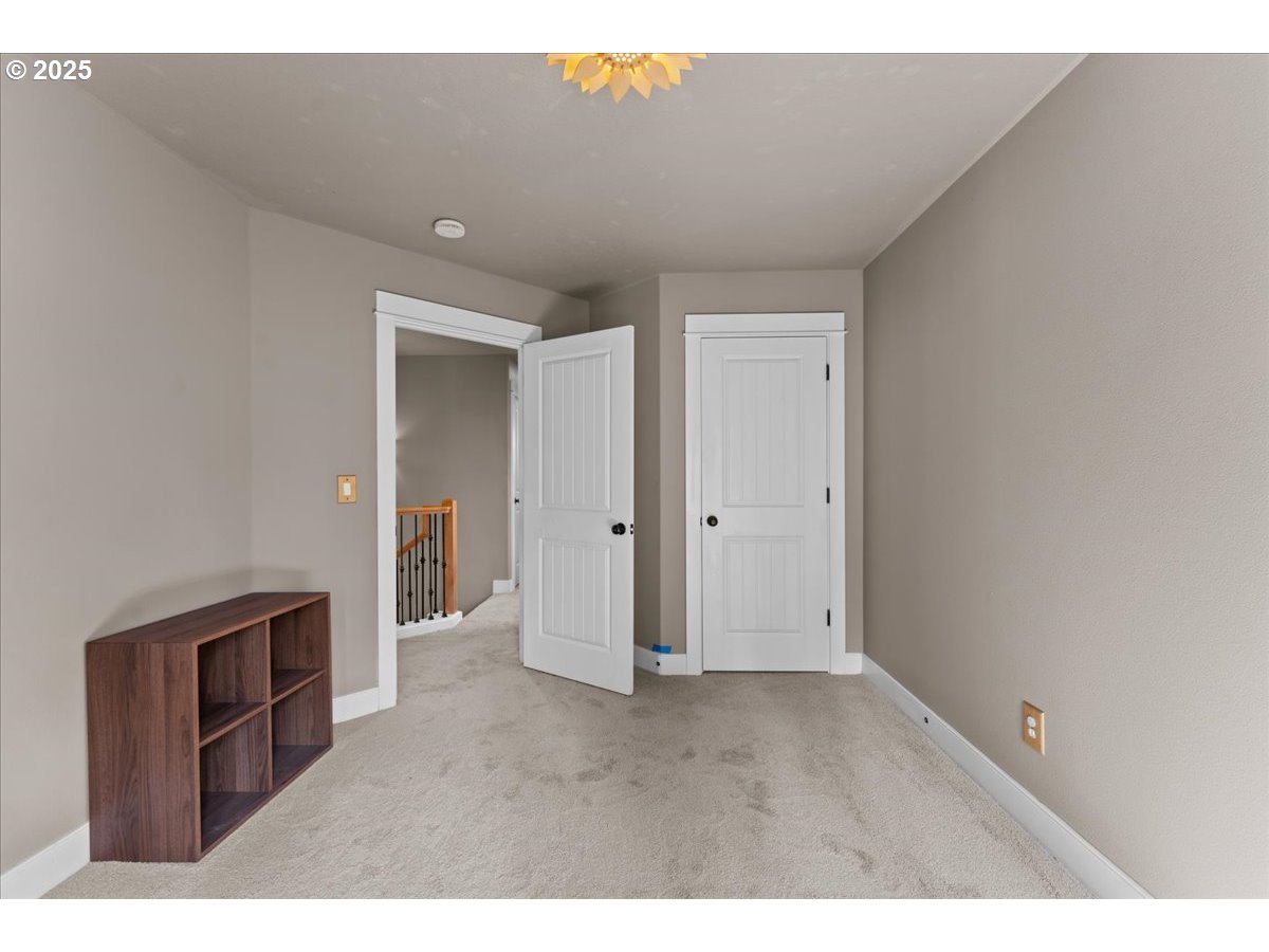 Portland, Oregon, 97266, United States, 4 Bedrooms Bedrooms, ,3 BathroomsBathrooms,Residential,For Sale,1836863