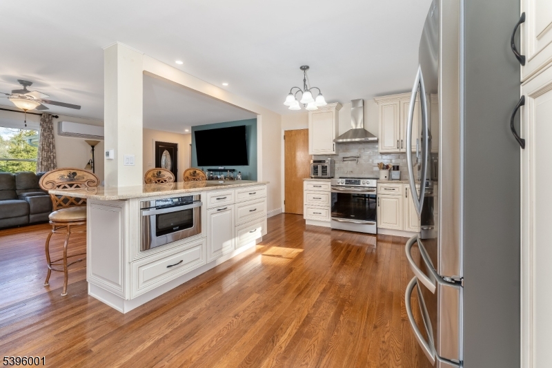 Readington Twp., New Jersey, 08833, United States, 3 Bedrooms Bedrooms, ,3 BathroomsBathrooms,Residential,For Sale,1989255