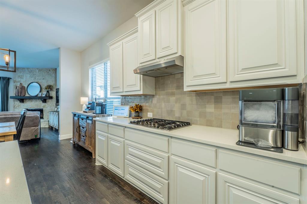 Celina, Texas, 75009, United States, 4 Bedrooms Bedrooms, ,4 BathroomsBathrooms,Residential,For Sale,1981096