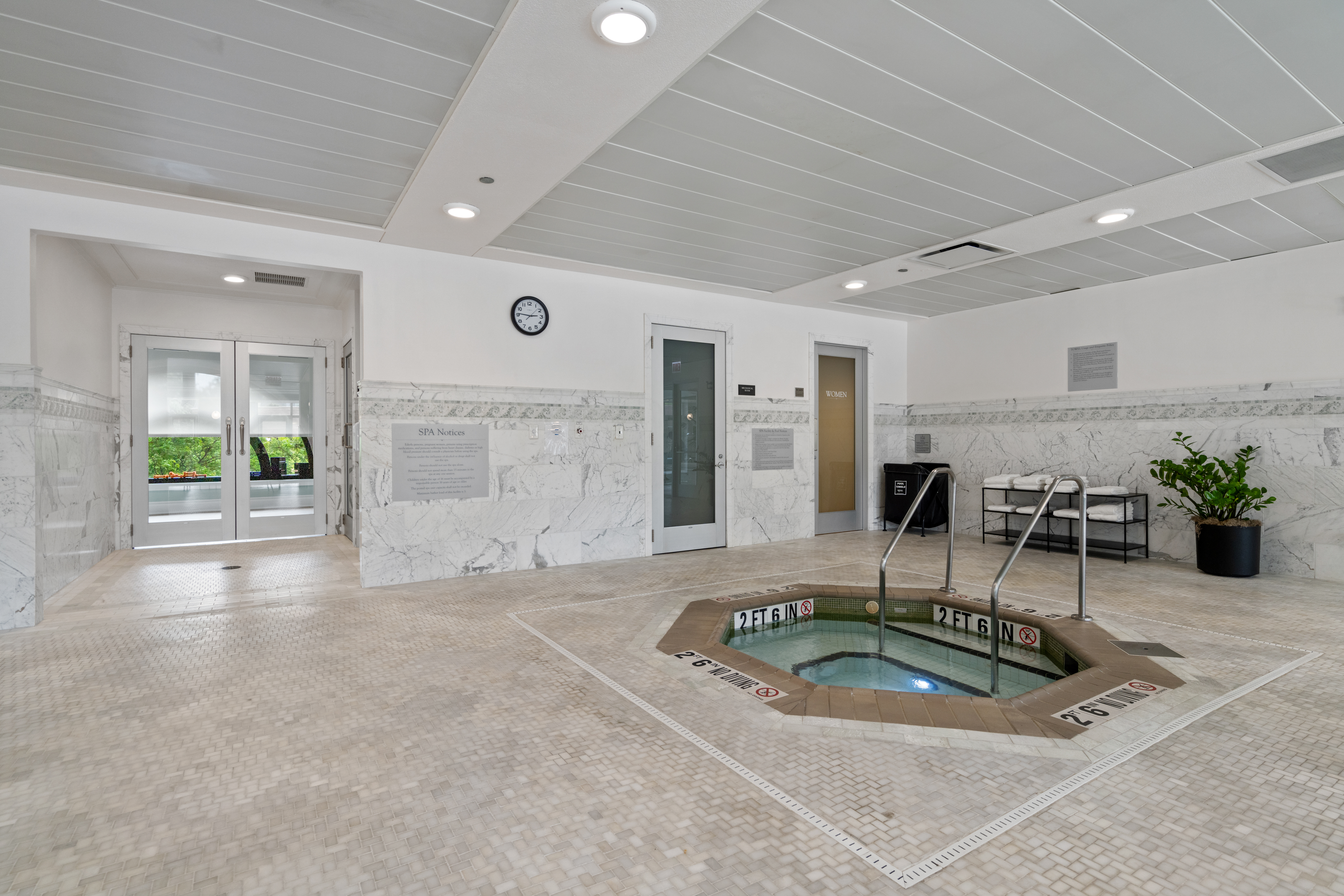  A Rare Opportunity to Own a 5,245-Square-Foot Single-Family Home - 物件實景