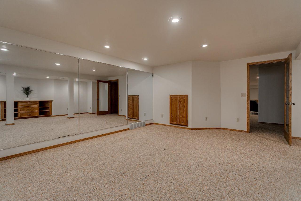 GREEN BAY, Wisconsin, 54313, United States, 5 Bedrooms Bedrooms, ,4 BathroomsBathrooms,Residential,For Sale,1768354