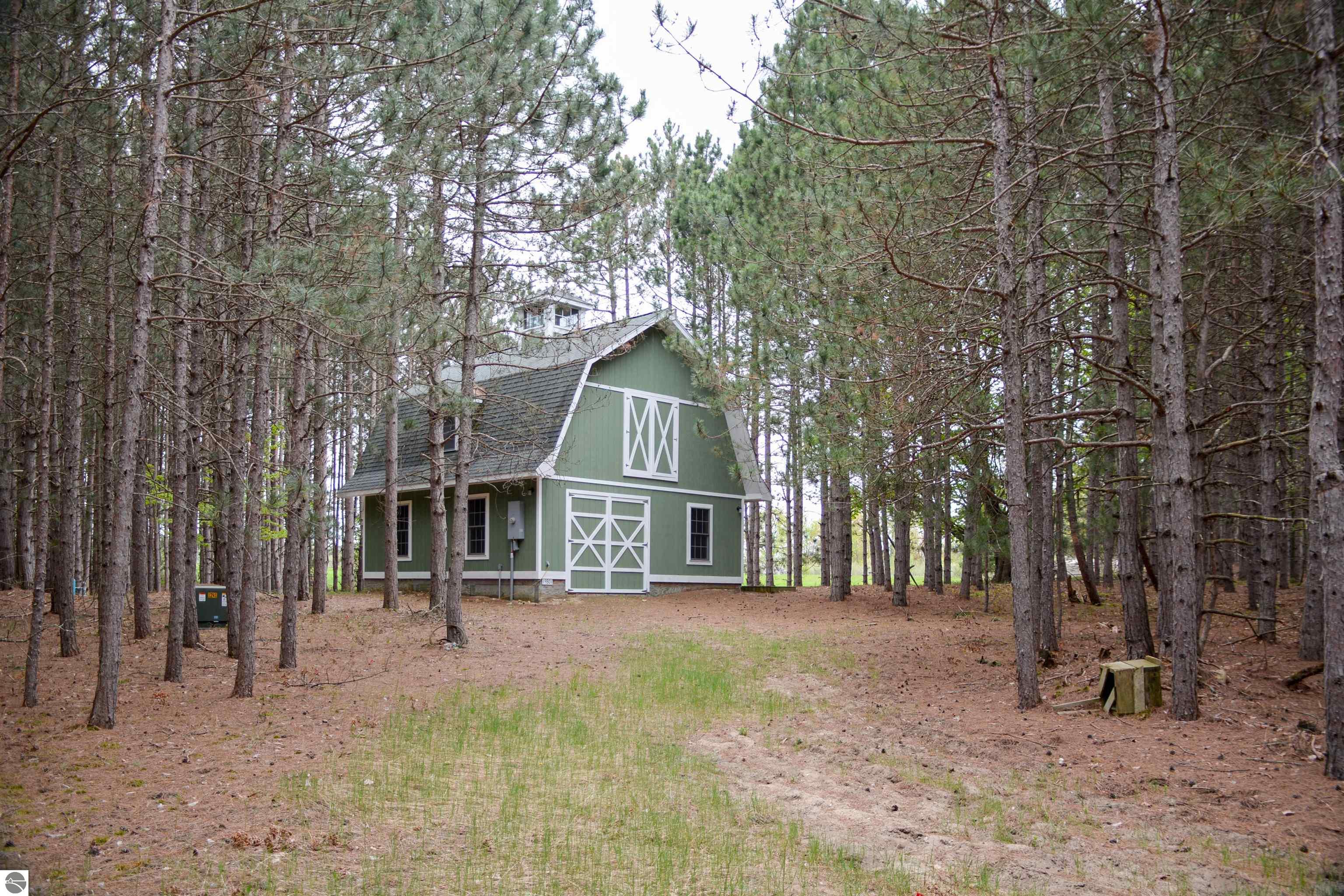 Traverse City, Michigan, 49686, United States, 3 Bedrooms Bedrooms, ,2 BathroomsBathrooms,Residential,For Sale,1820083